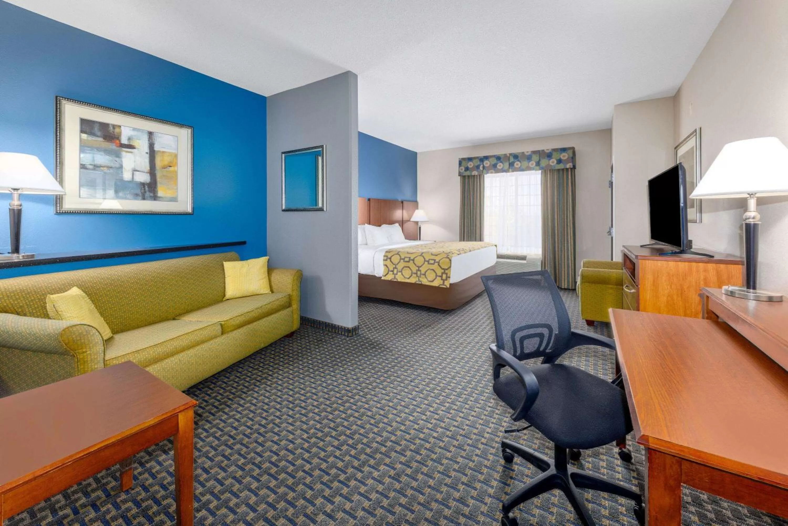 Bed in Baymont by Wyndham Pratt