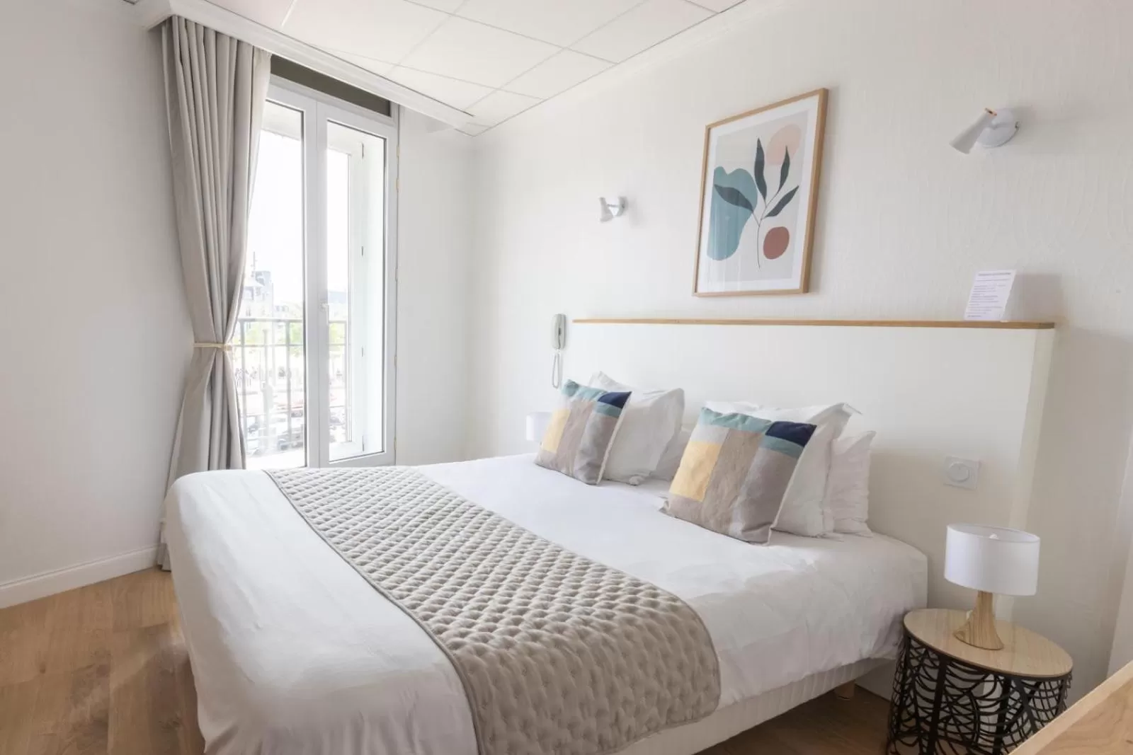 Bed in Hôtel Porte Mars Reims Gare Centre Arena