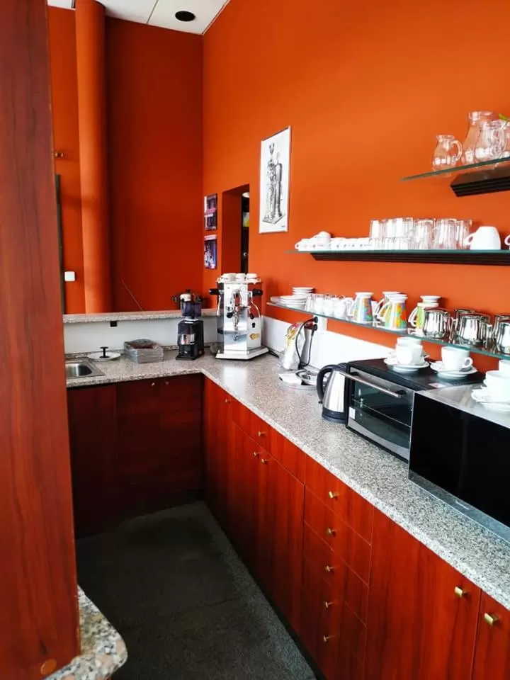 Food and drinks in Motel Vega