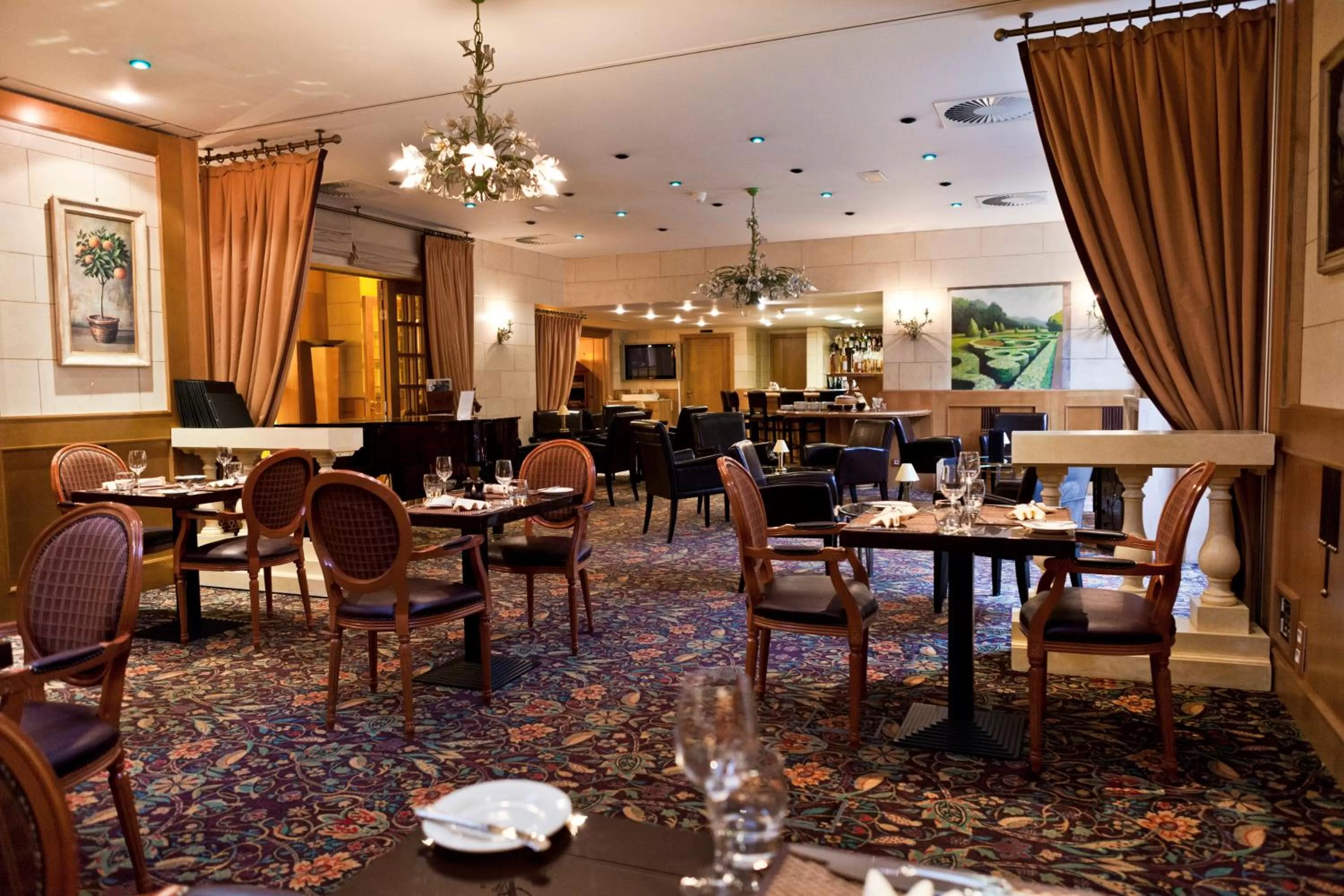 Restaurant/places to eat in Hotel Le Châtelain