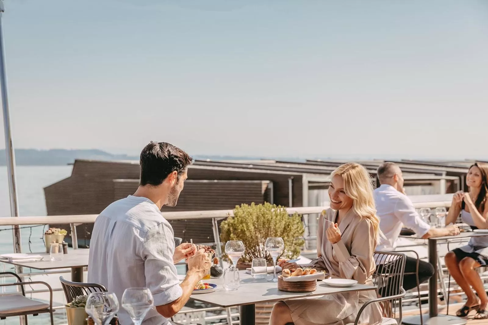 Restaurant/places to eat in Hotel Palafitte