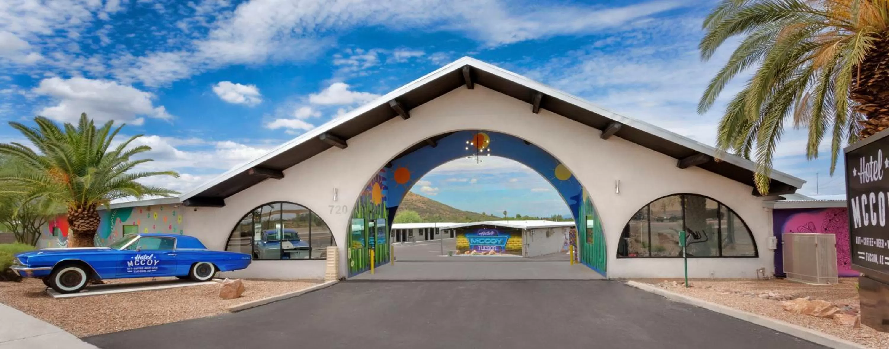 Facade/entrance in Hotel McCoy - Art, Coffee, Beer, Wine