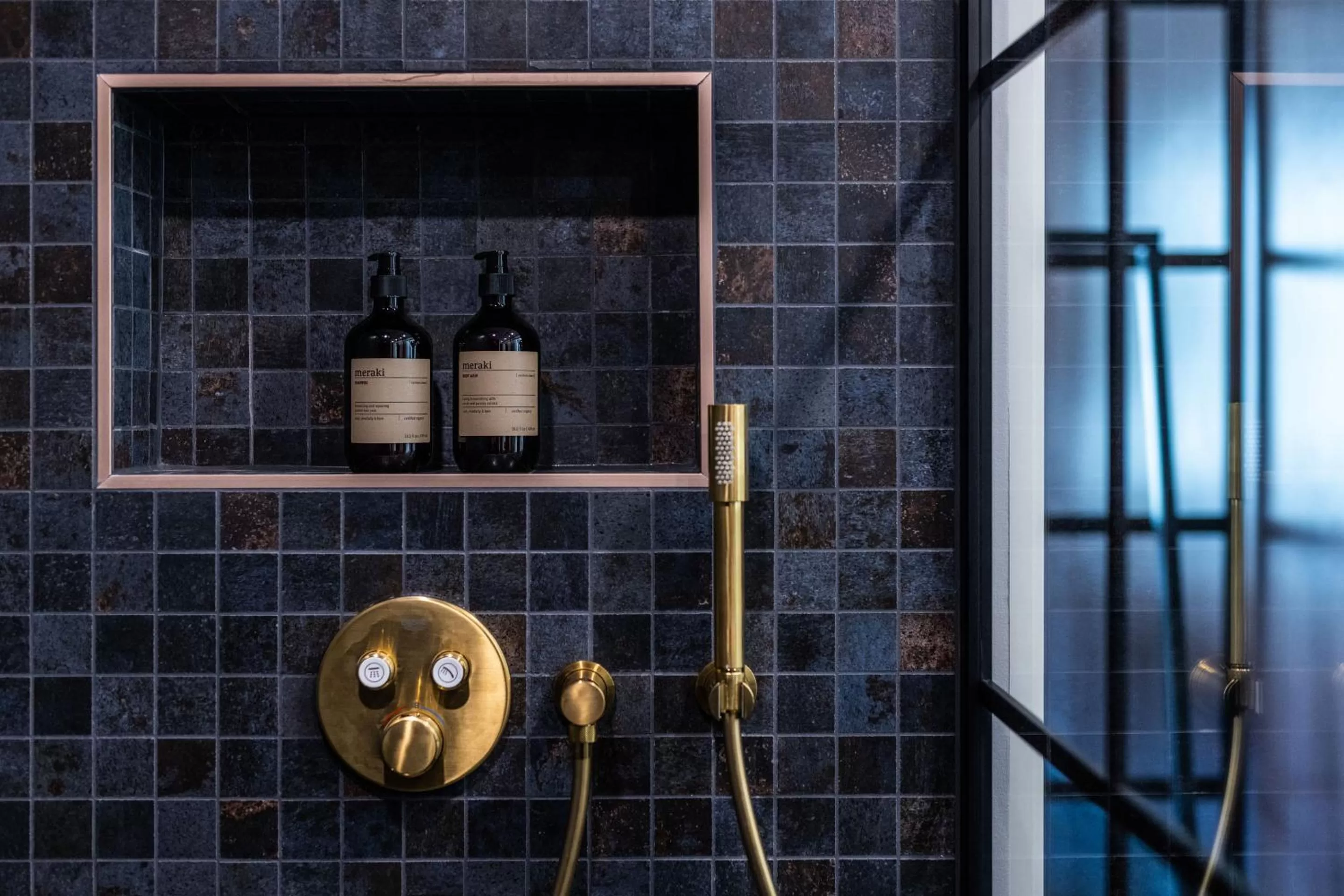 Bathroom in Pier 5 Hotel