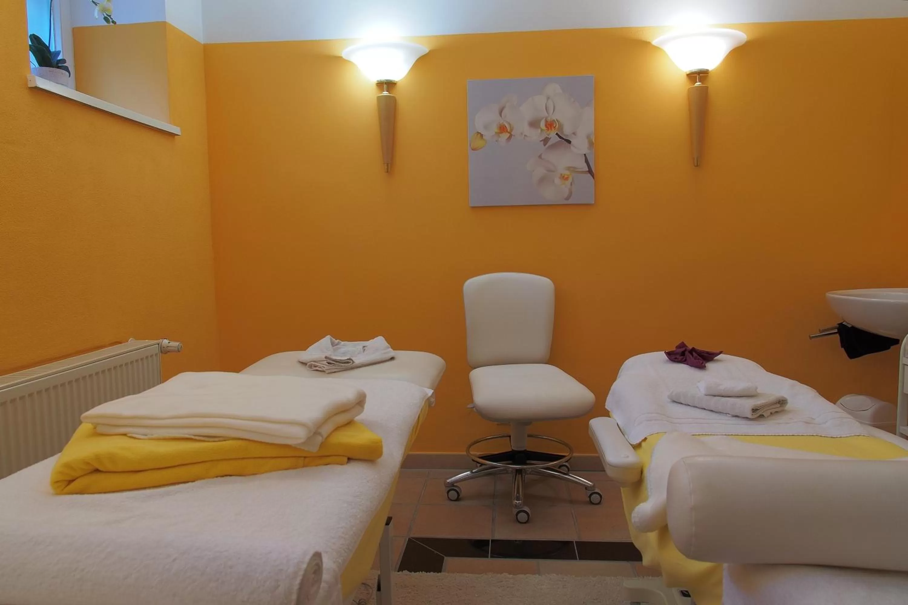 Spa and wellness centre/facilities, Bed in Hotel Schlossvilla Derenburg