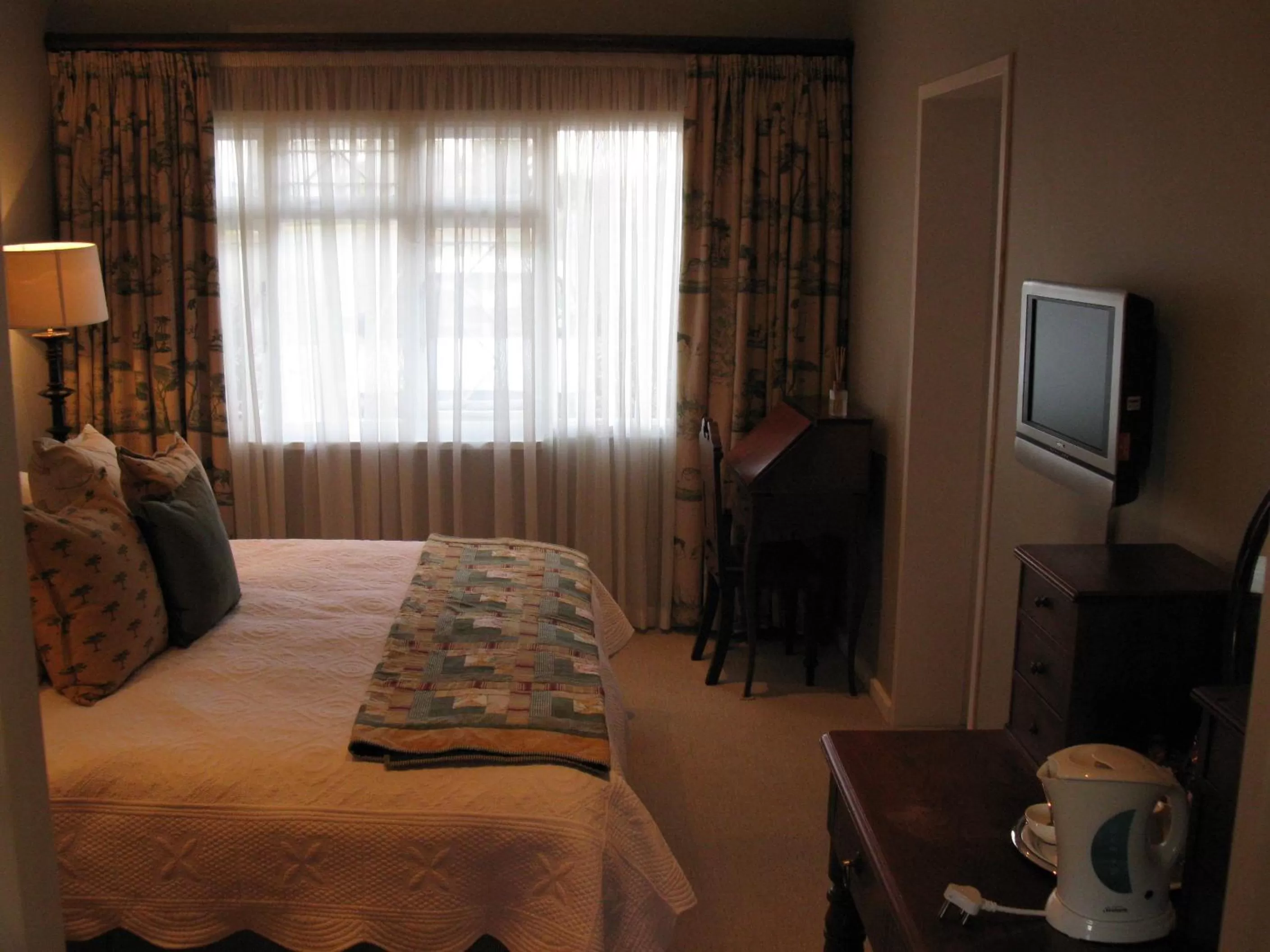 Bed in Sneezewood Farm Bed&Breakfast and Self-Catering Cottage