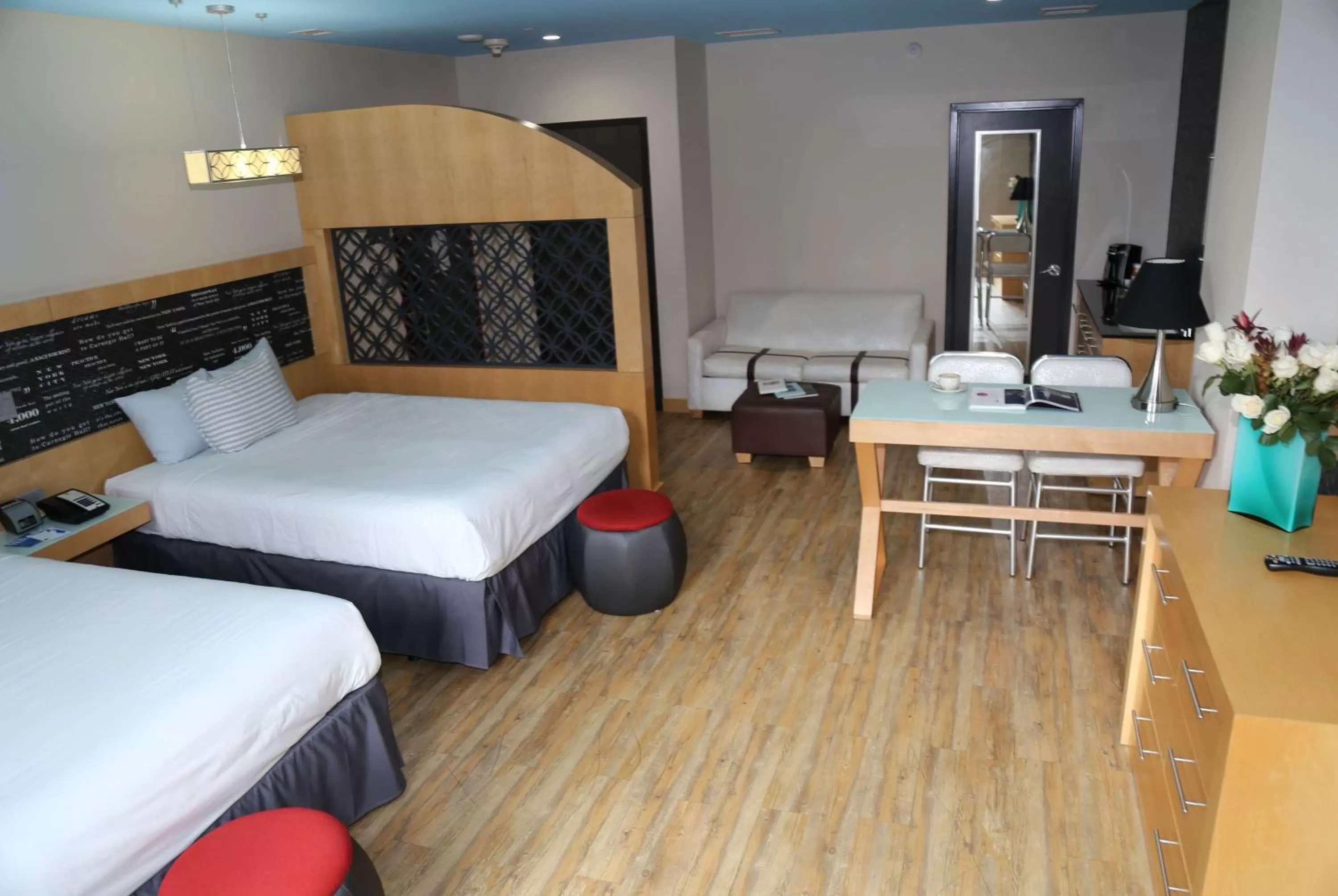 Photo of the whole room, Bed in TRYP by Wyndham New York City Times Square - Midtown