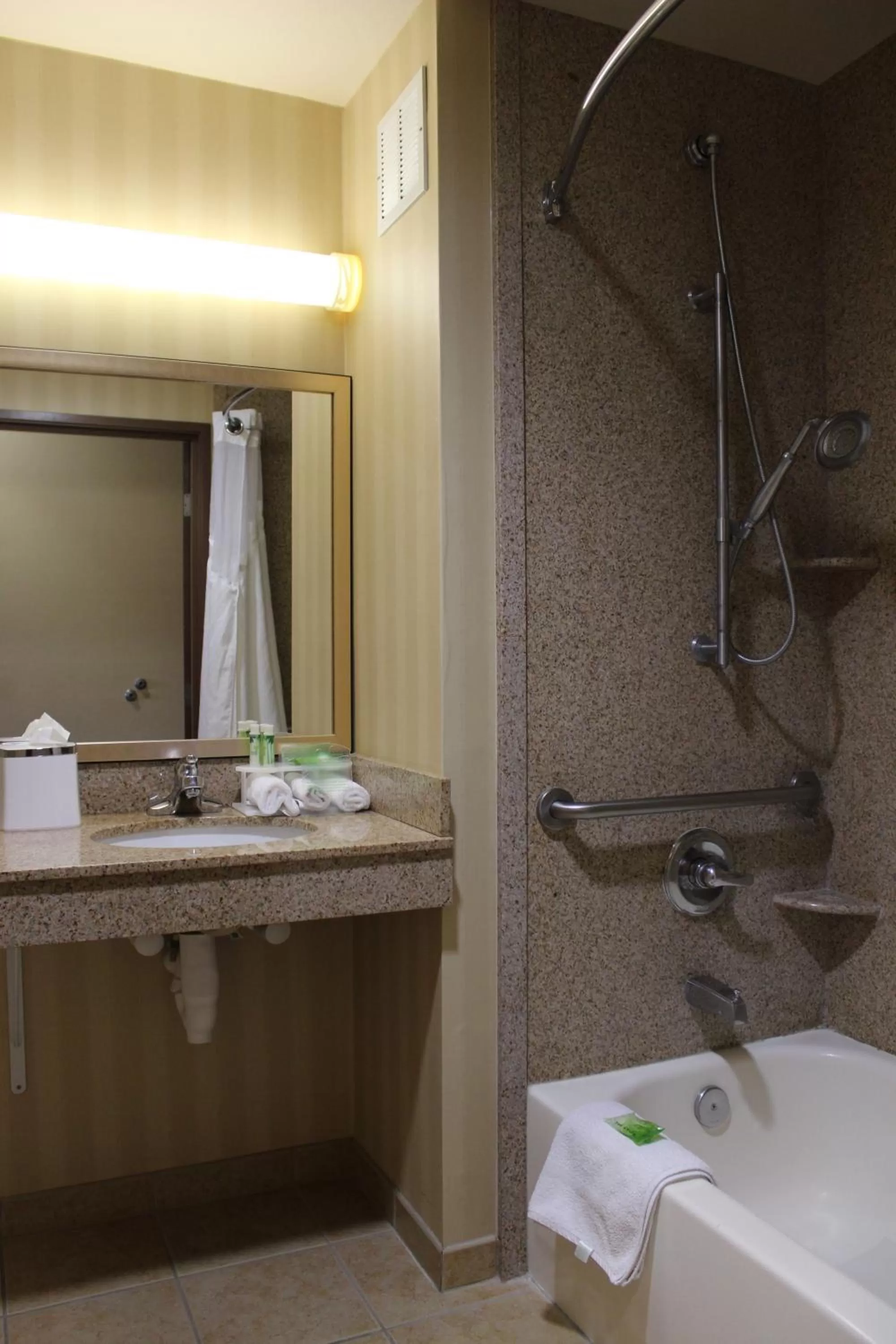 Holiday Inn Express Tehachapi by IHG