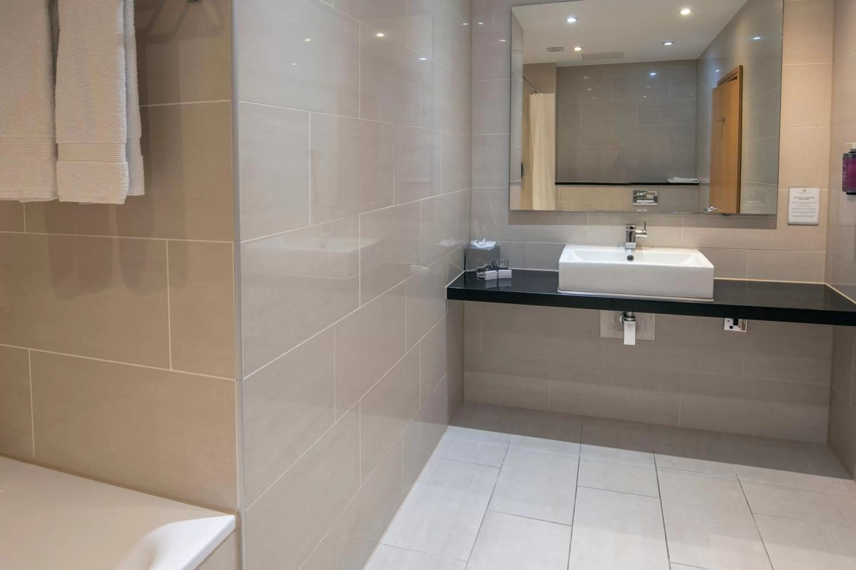 Bathroom in The Crown London, WorldHotels Distinctive