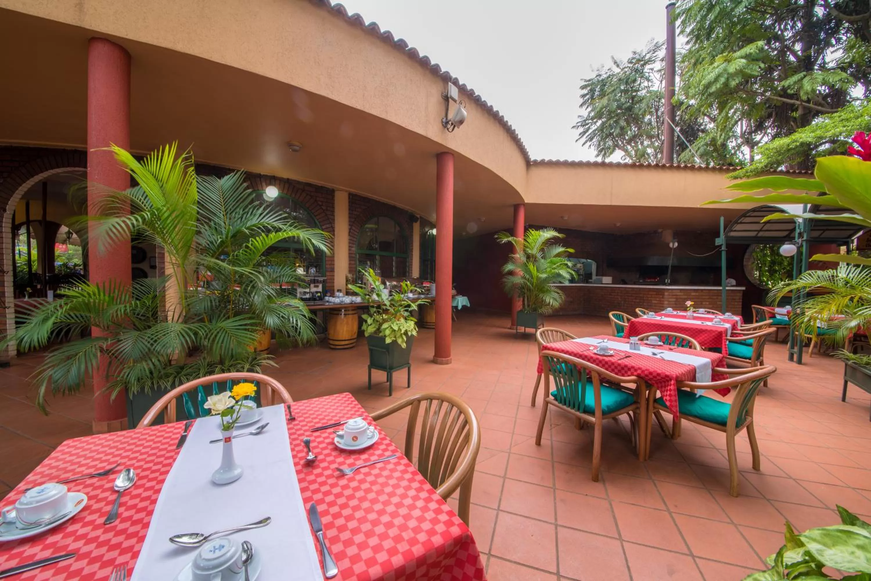 Restaurant/places to eat in Speke Hotel 1996 Ltd