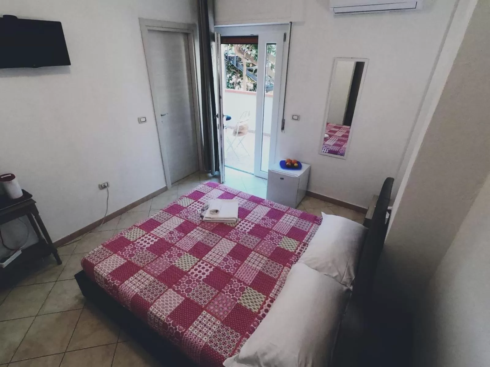 Photo of the whole room, Bed in Da Umby