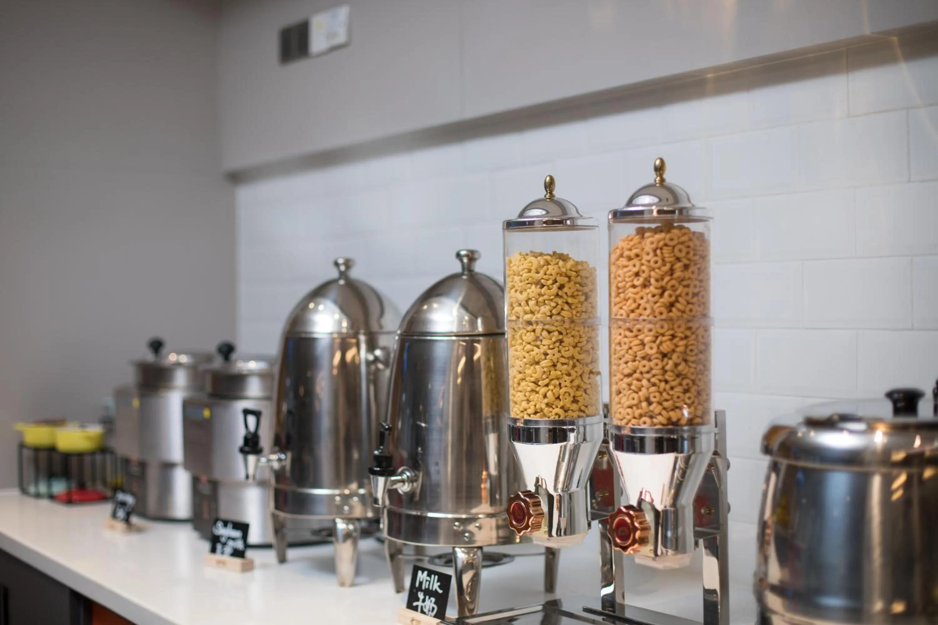 Breakfast in Holiday Inn Express Beijing Shijingshan Lakeview by IHG