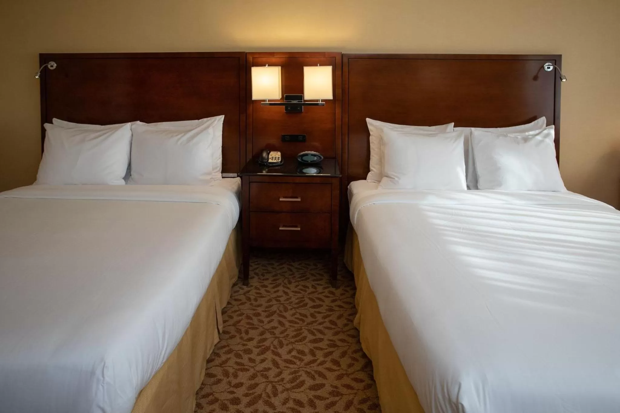 Bed in Jake's 58 Casino Hotel - Adults Only