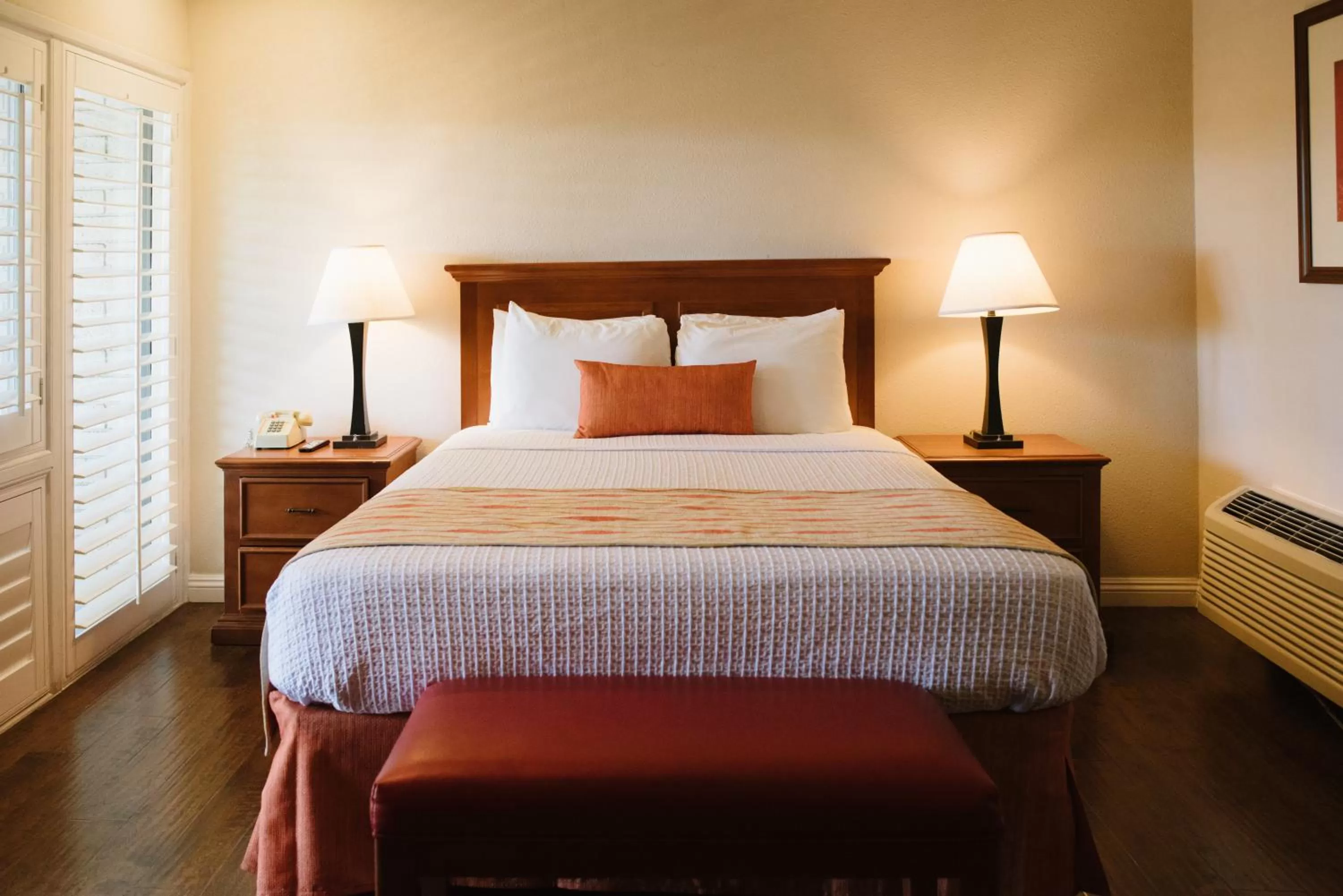 Bedroom, Bed in Alamo Inn and Suites - Convention Center