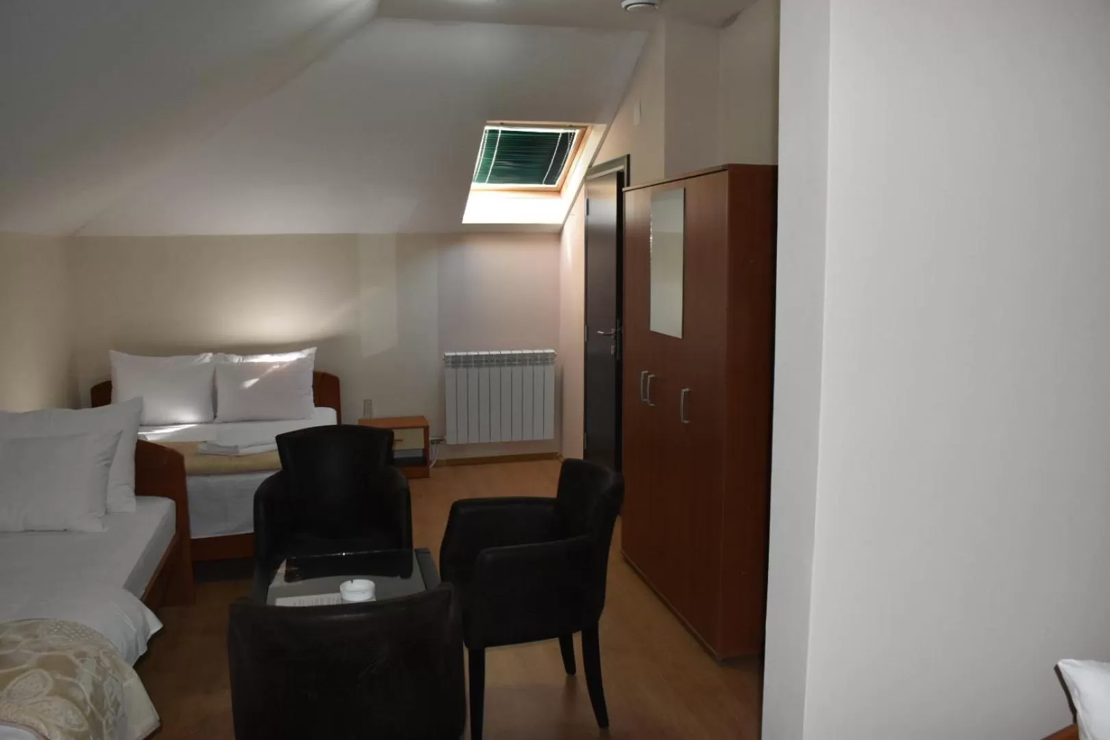 Bed in OSTROG Aparthotel KOLIBA-VLASTNIŠTVO MANASTIRA OSTROG