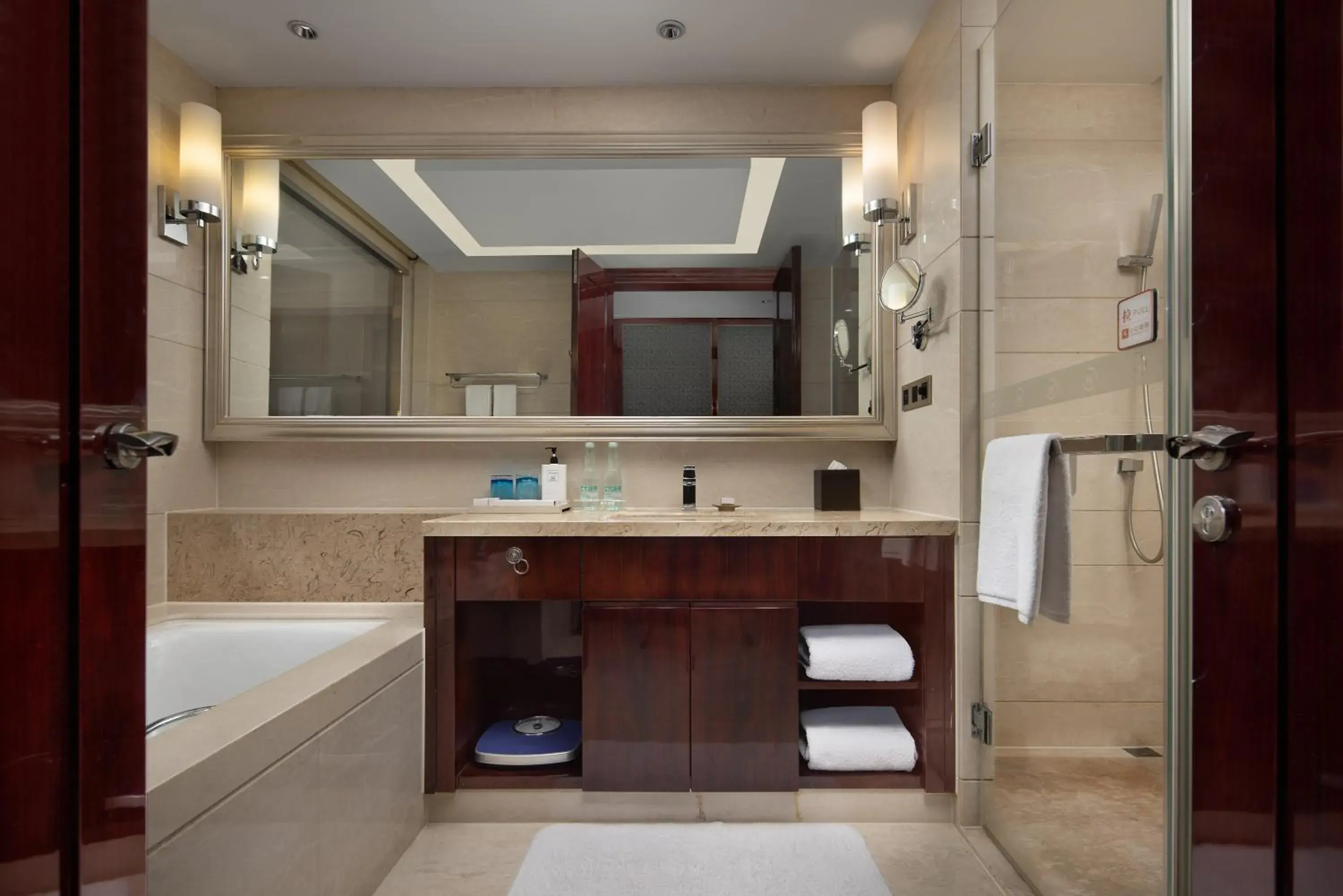 Twin Room in WorldHotel Grand Jiaxing Hunan Twin Room in WorldHotel Grand Jiaxing Hunan