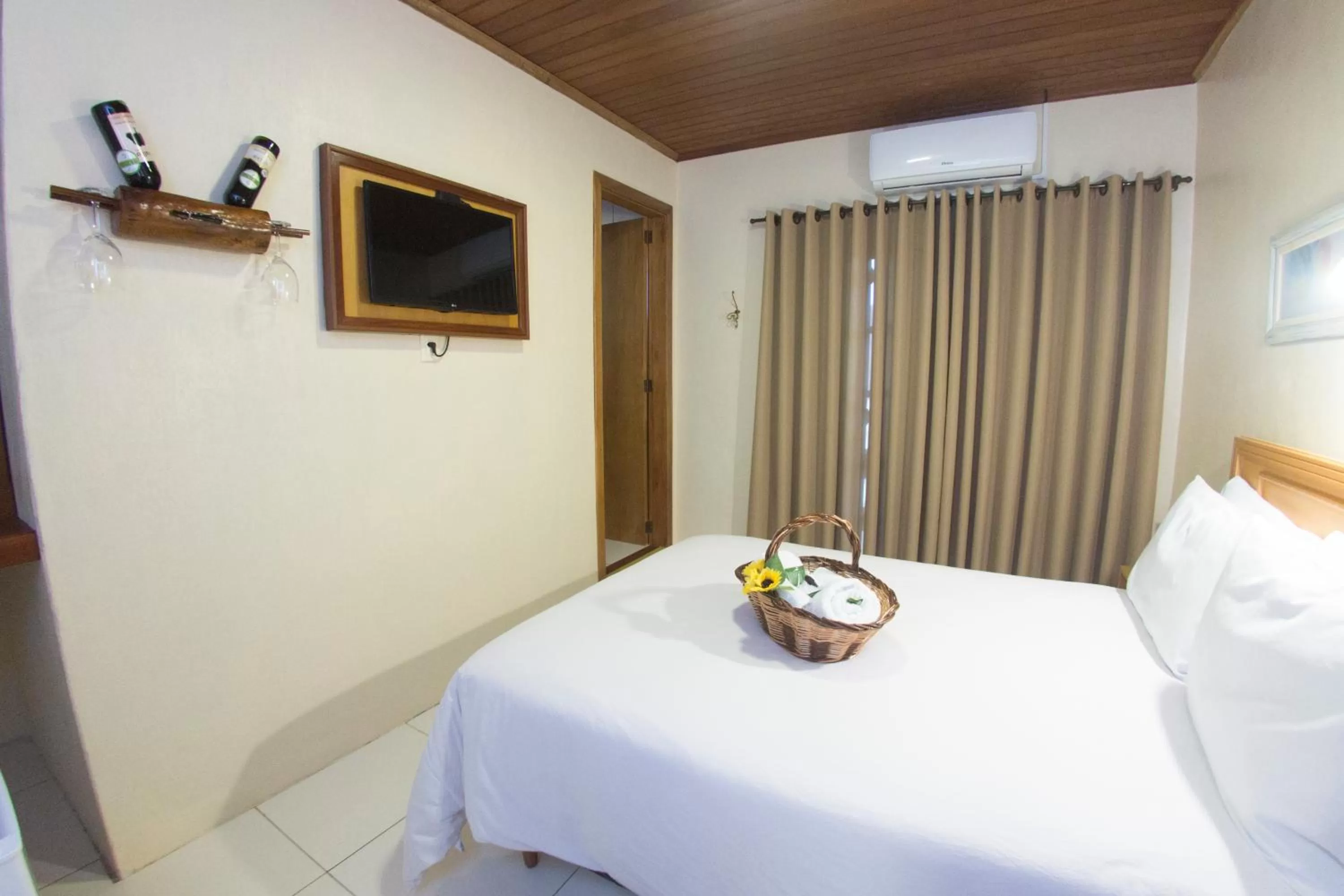 Bed in Pousada Green House by Conrado Vitali