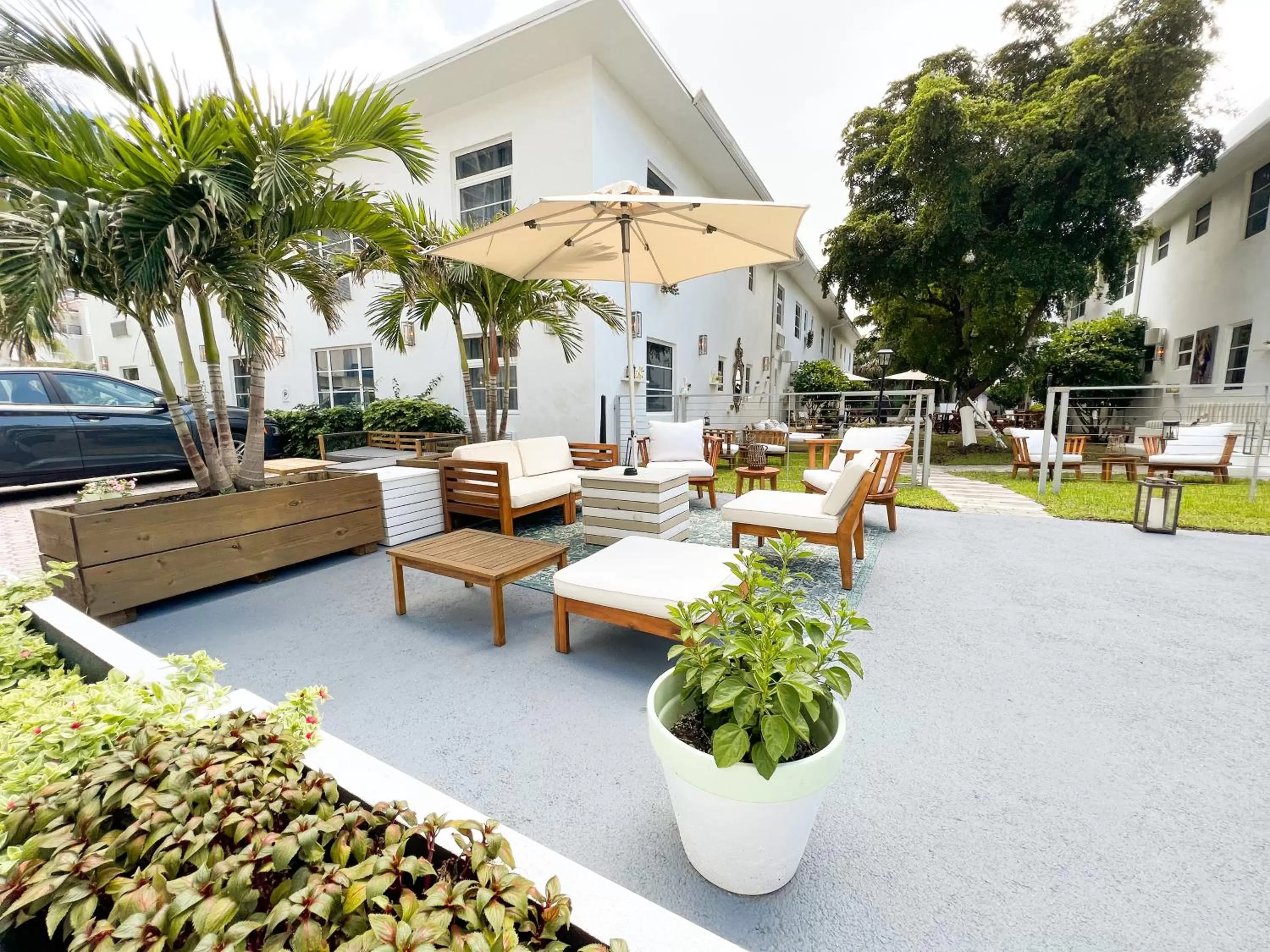 Seating area in Aqua Hotel