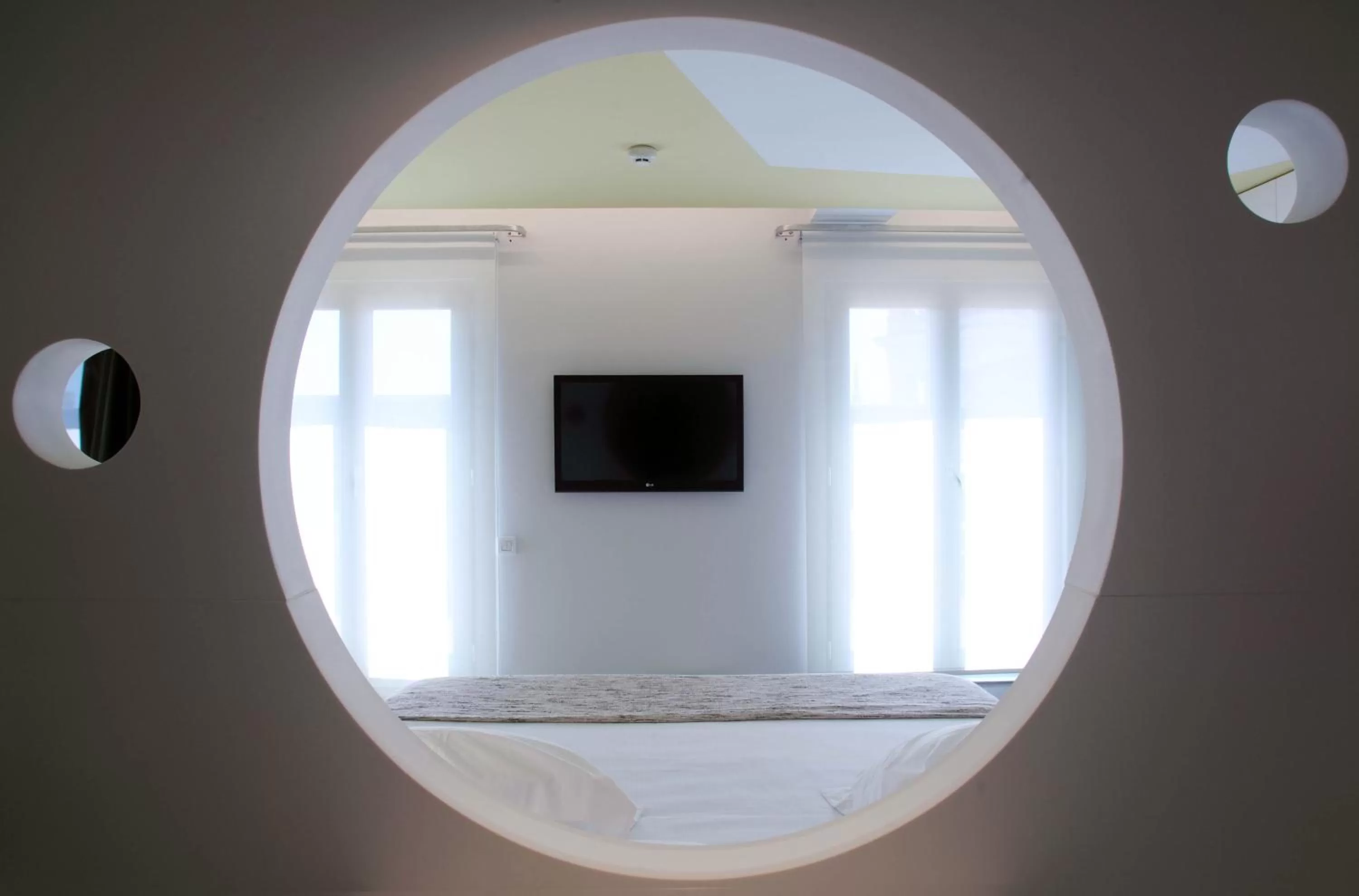 TV and multimedia in Room Mate Pau, Barcelona