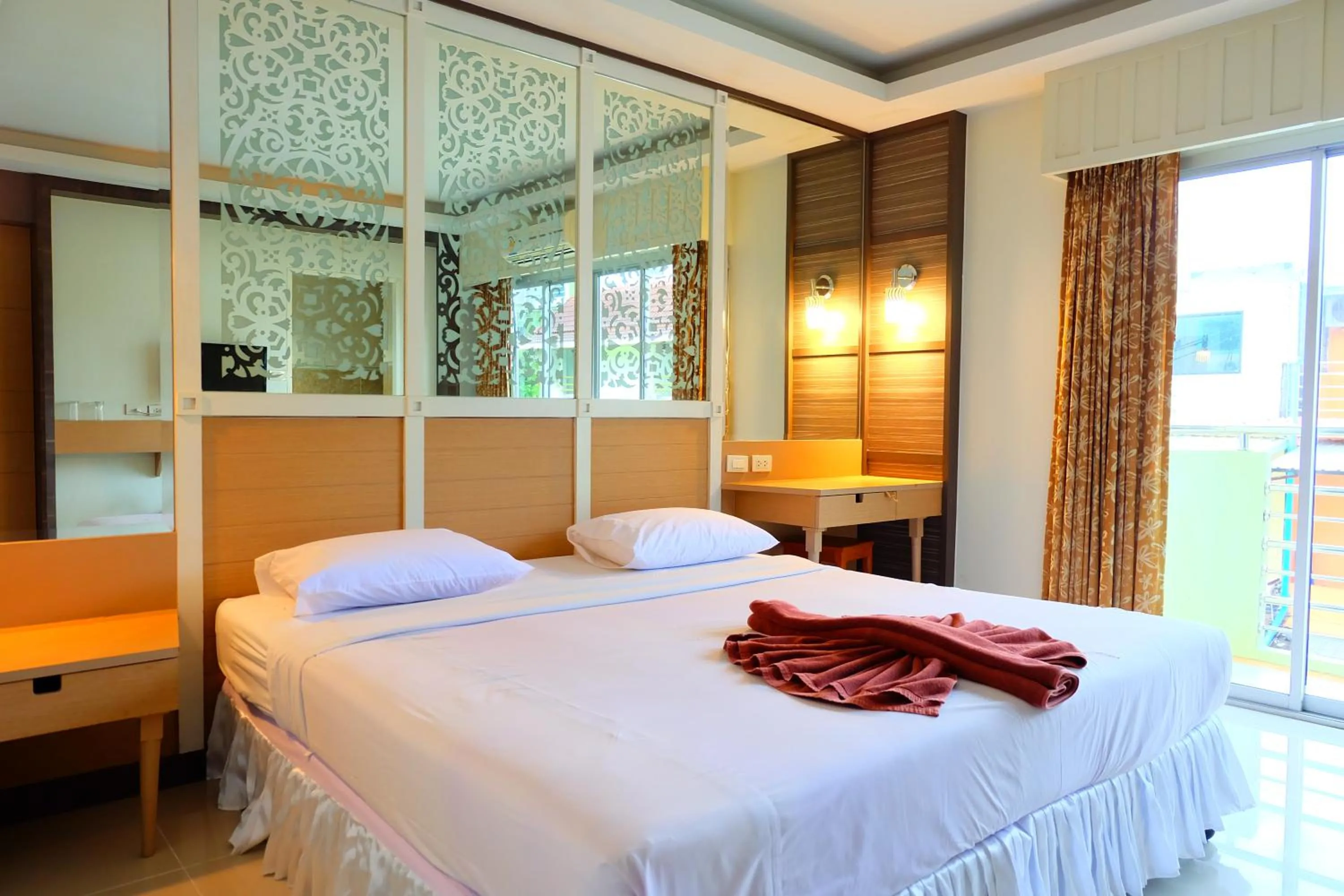 Bedroom, Bed in Aonang Top View