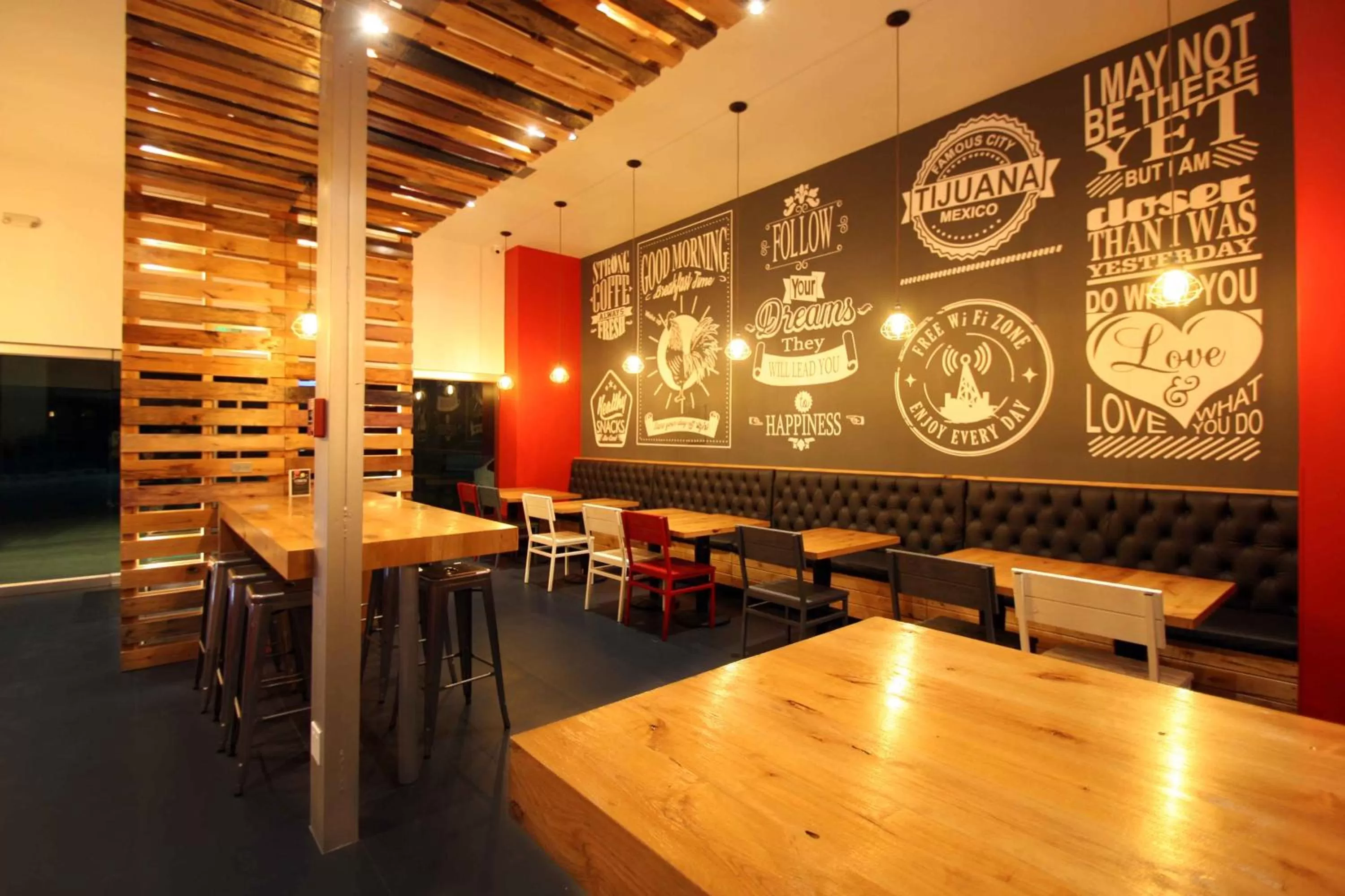 Lobby or reception in B my Hotel