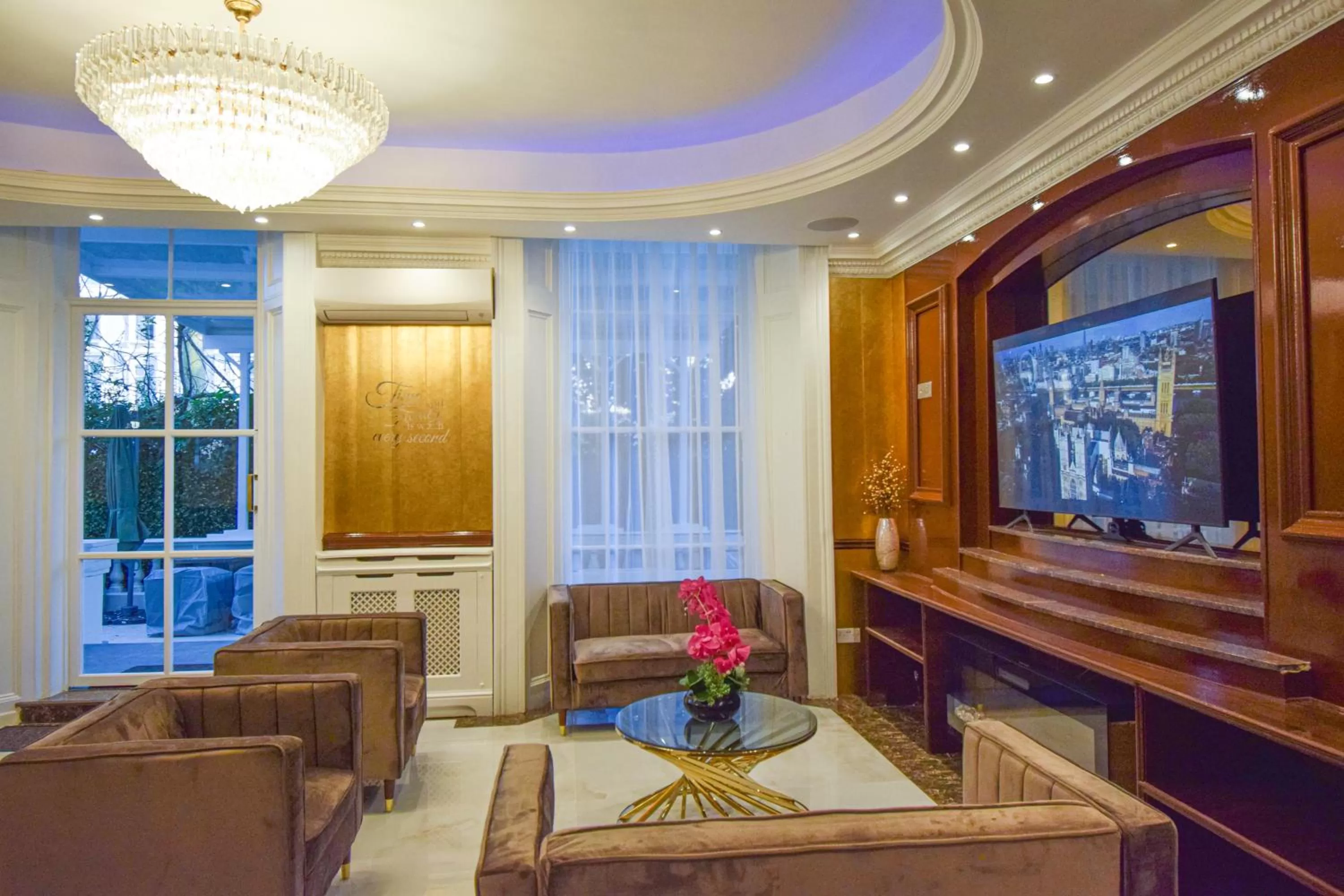 Pembridge Palace Hotel