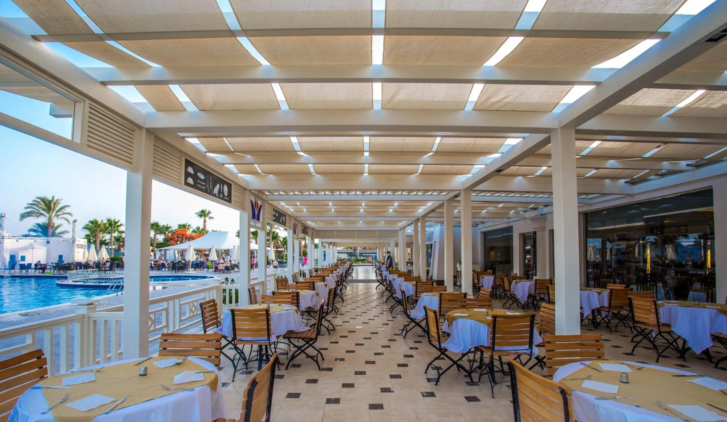 Restaurant/places to eat in Mirage Bay Resort & Aqua Park