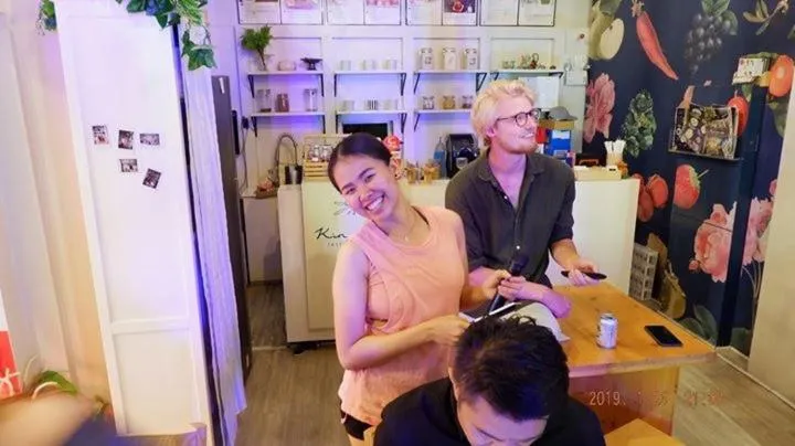 Kinnon Deluxe Hostel Coworking Cafe