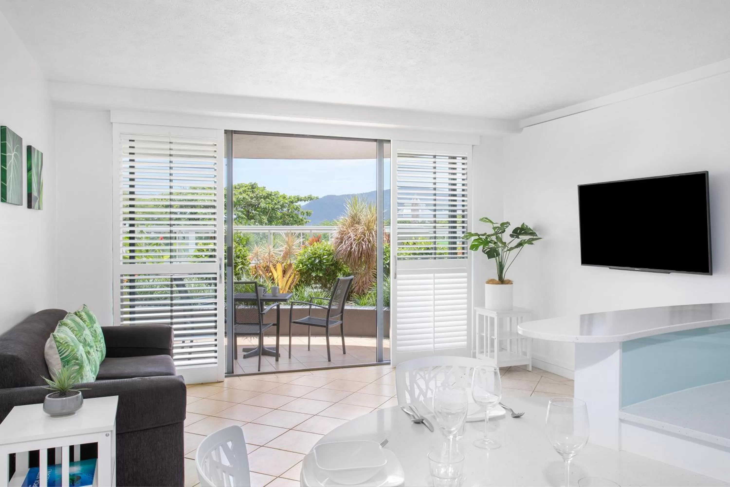 TV and multimedia in BreakFree Royal Harbour