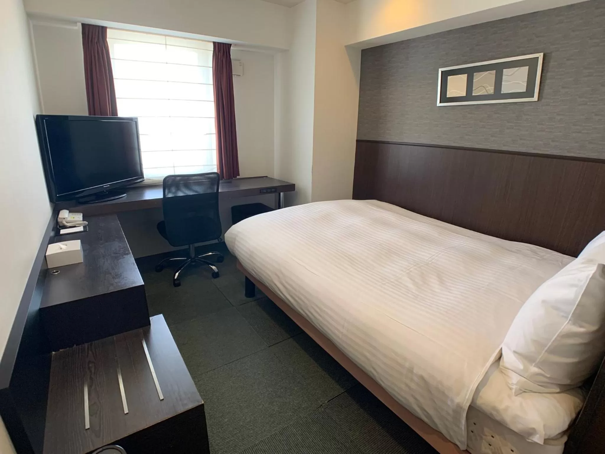 Photo of the whole room, Bed in Smile Hotel Nagoya Sakae