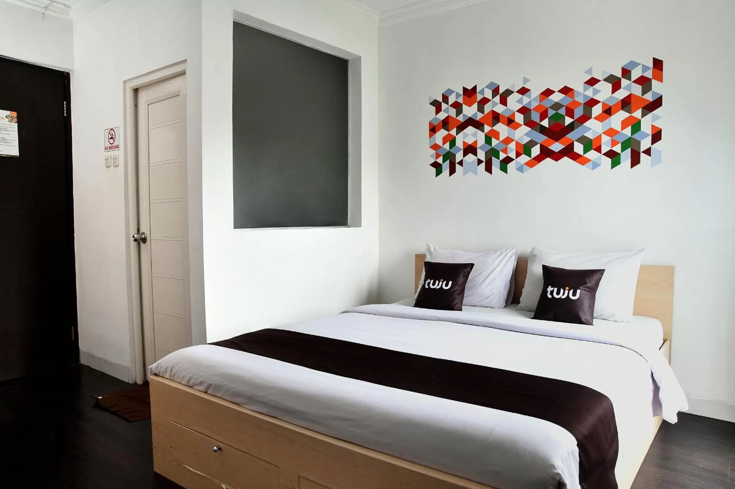 Bedroom, Bed in Tuju Abuserin Syariah