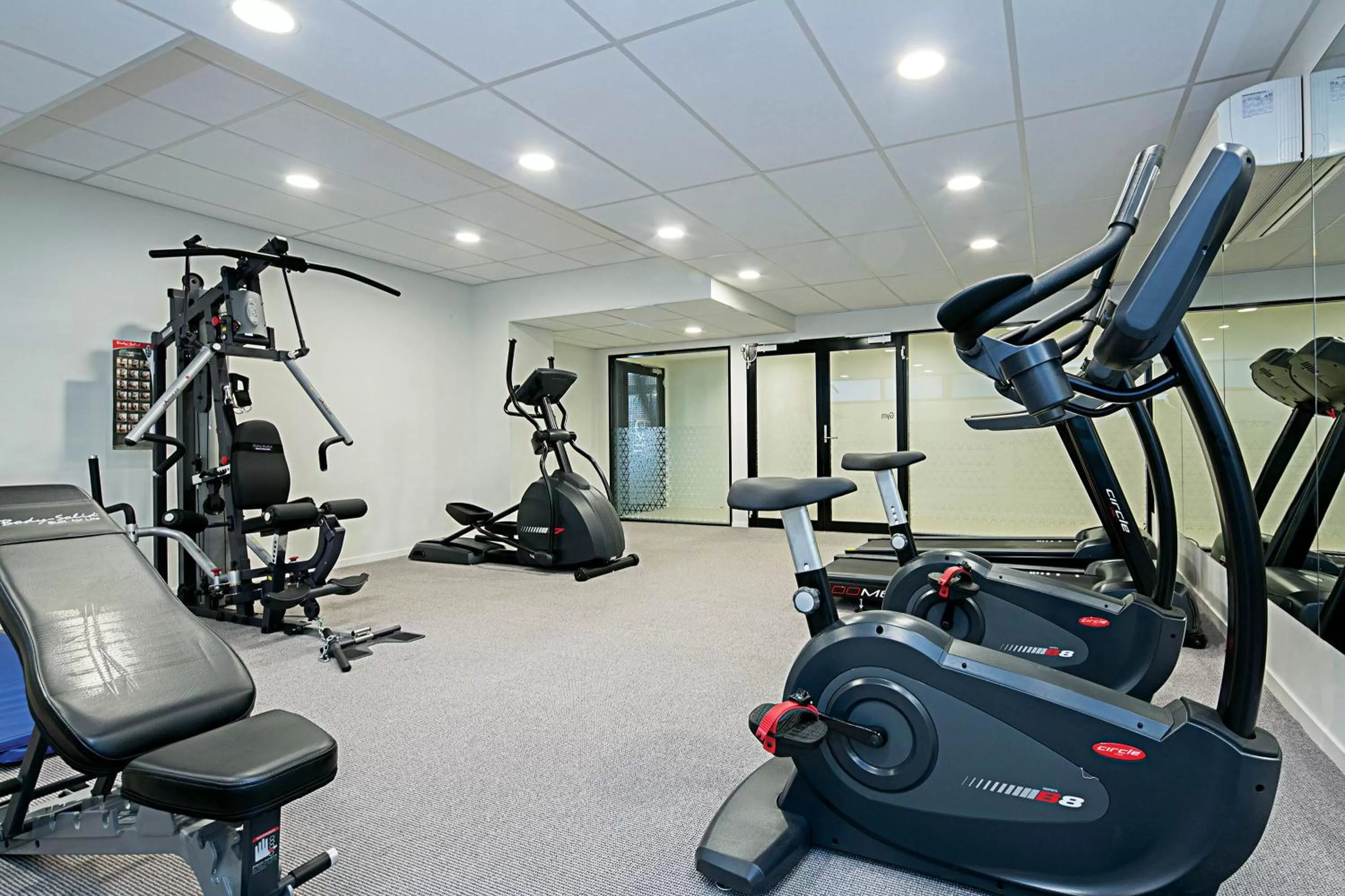 Fitness centre/facilities in Mantra MacArthur Hotel