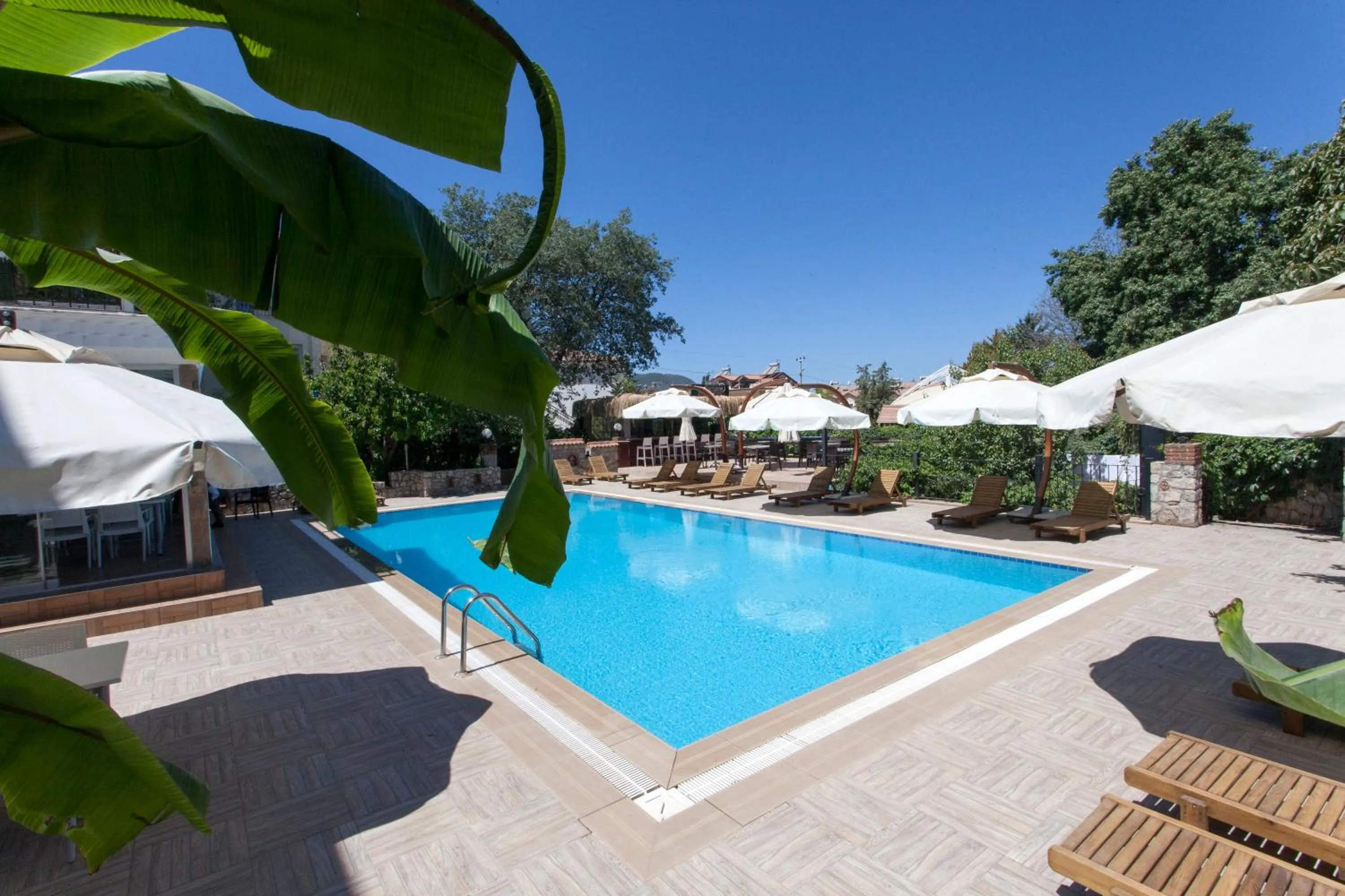 Swimming pool in Green Peace Hotel