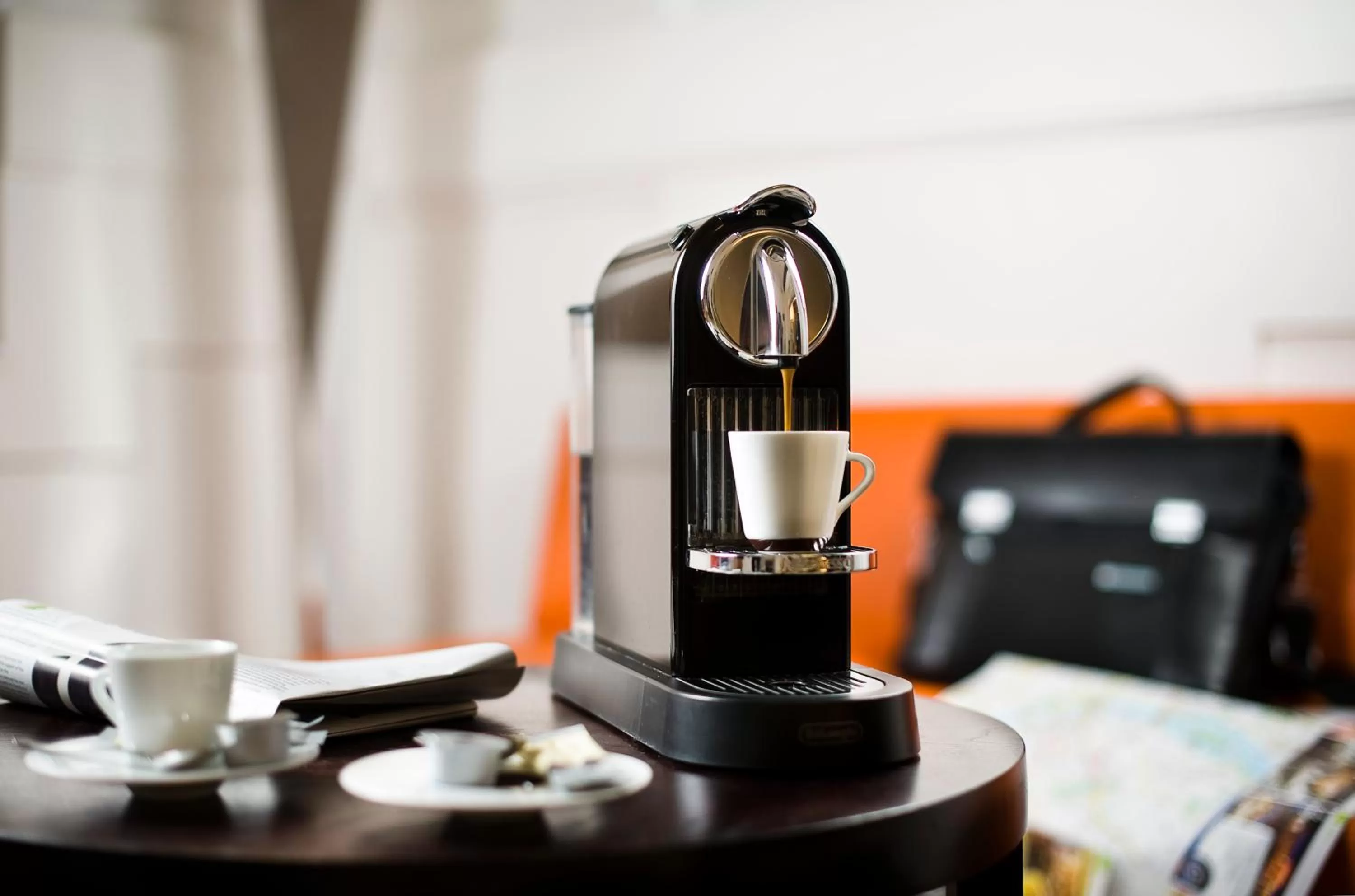 Coffee/tea facilities, Bed in Opera Garden Hotel & Apartments