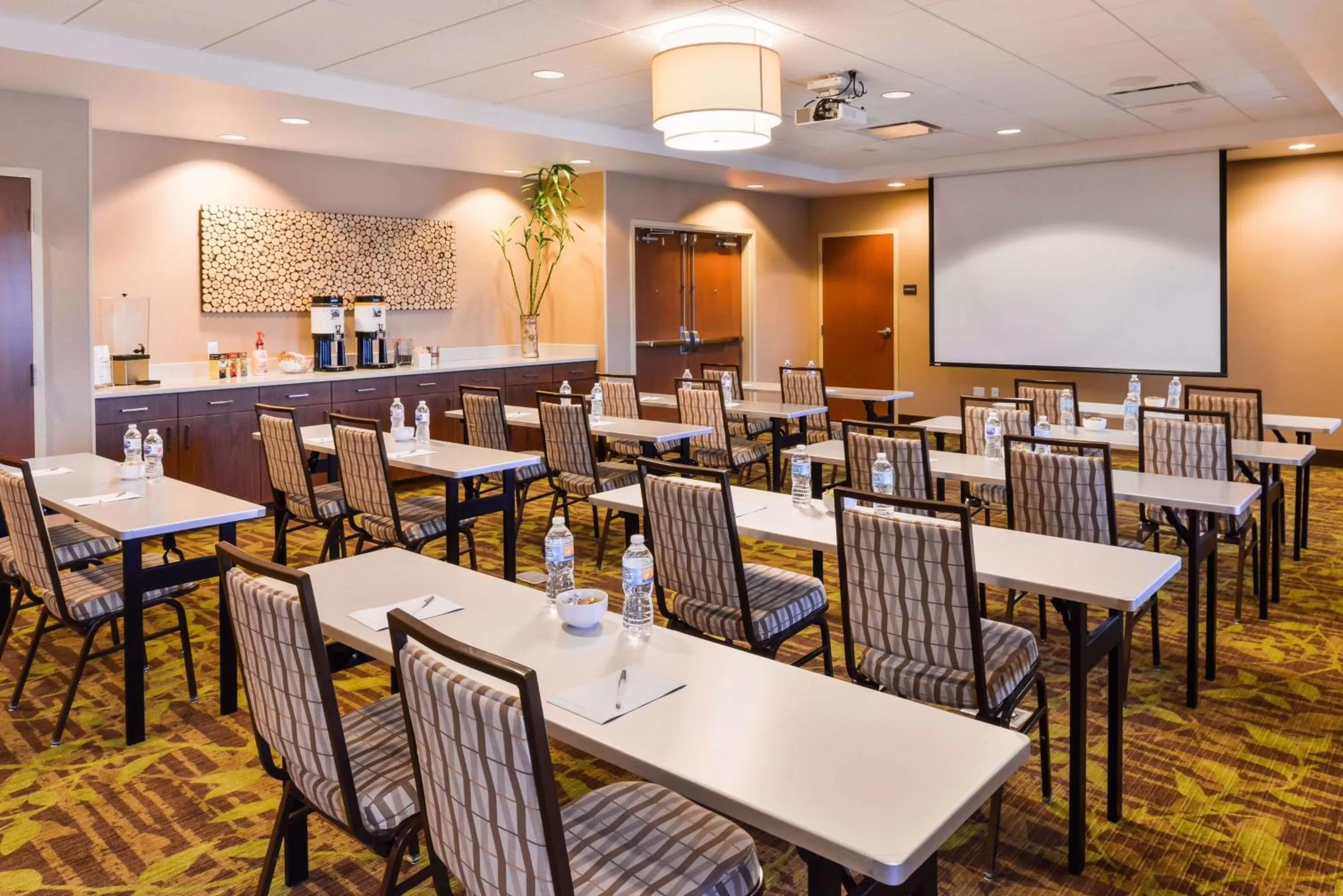 Meeting/conference room in Hampton Inn & Suites Boulder North