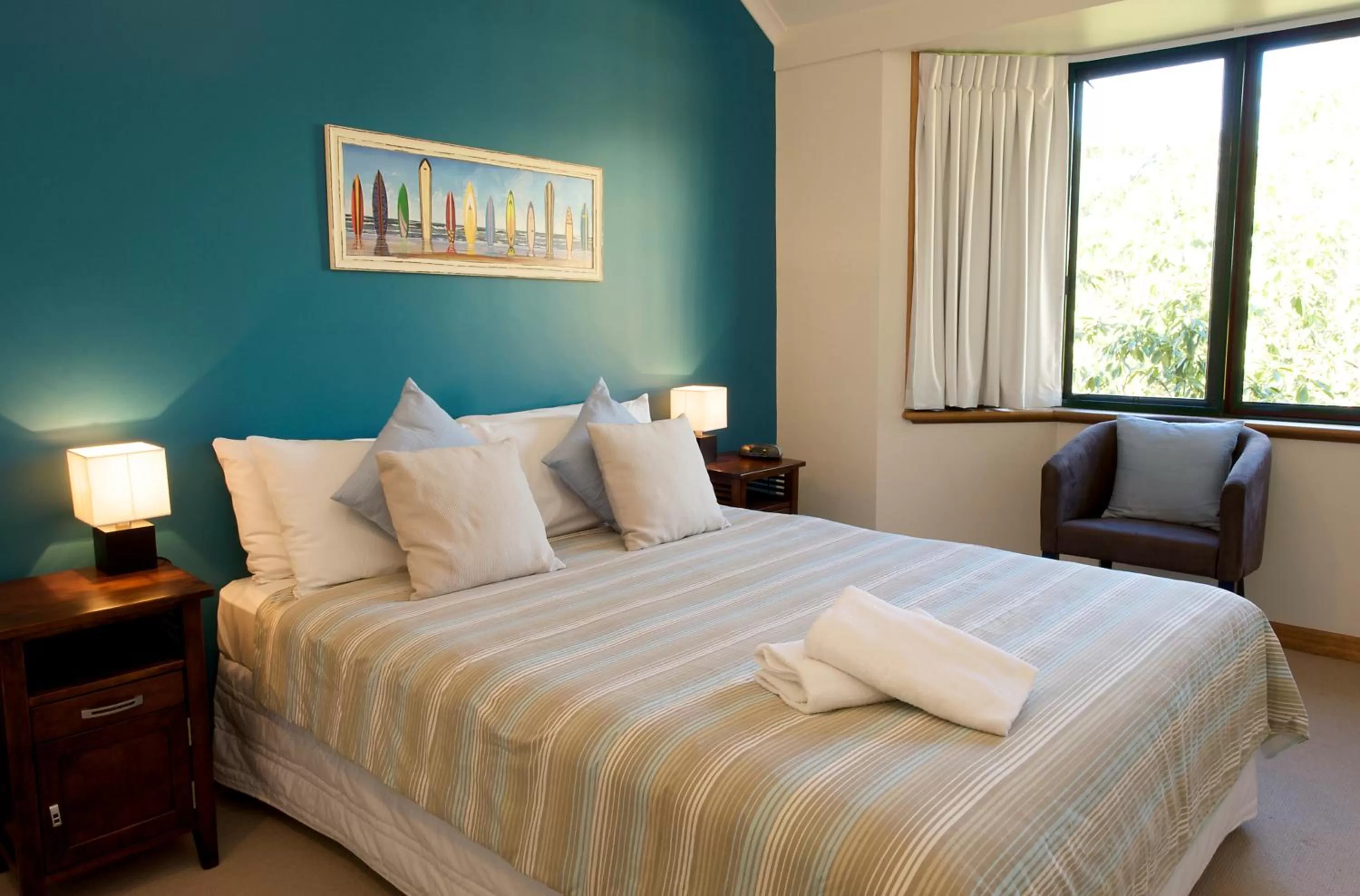 Bedroom, Bed in Byron Links Apartments