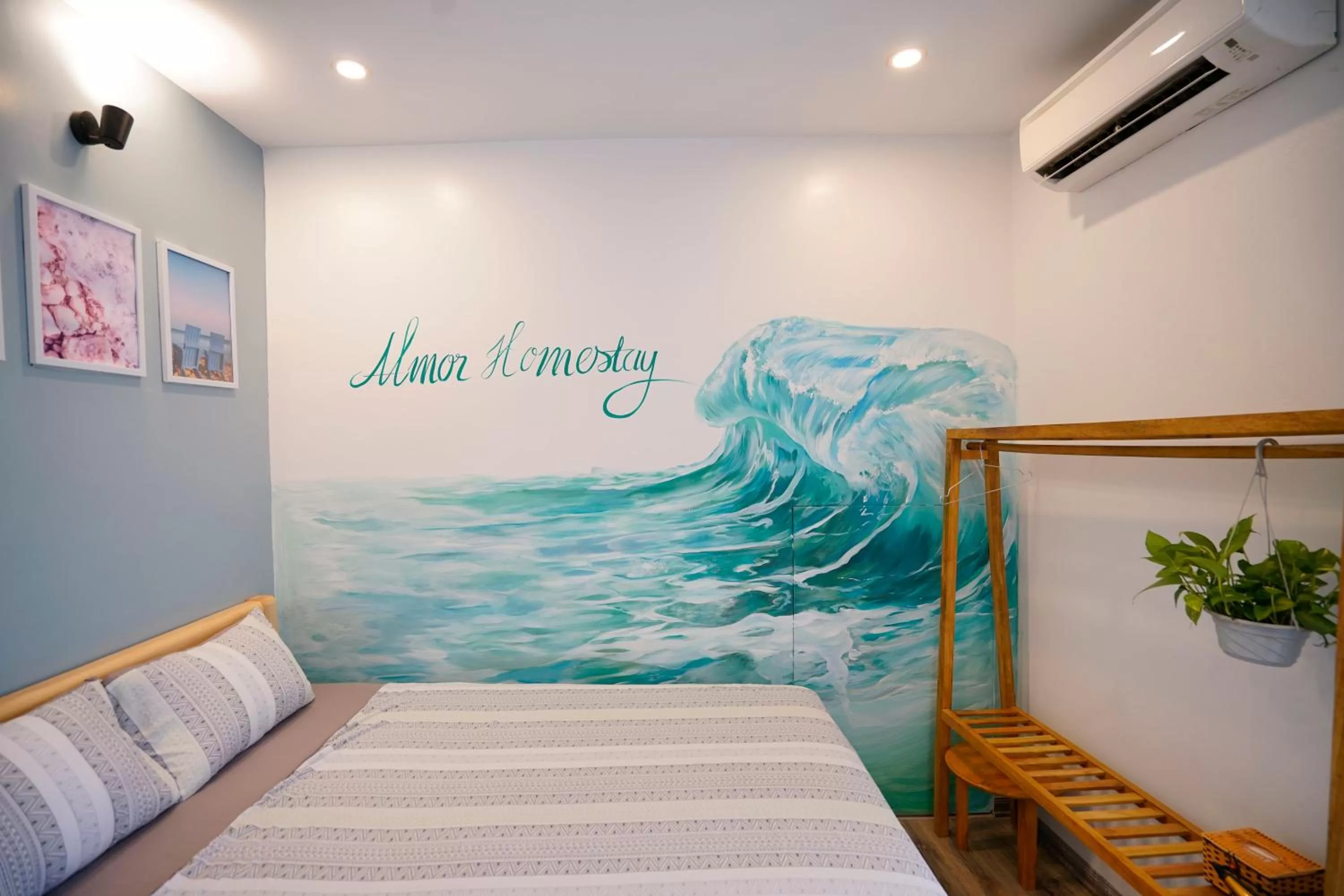 Decorative detail, Bed in Halong bay Almorhome