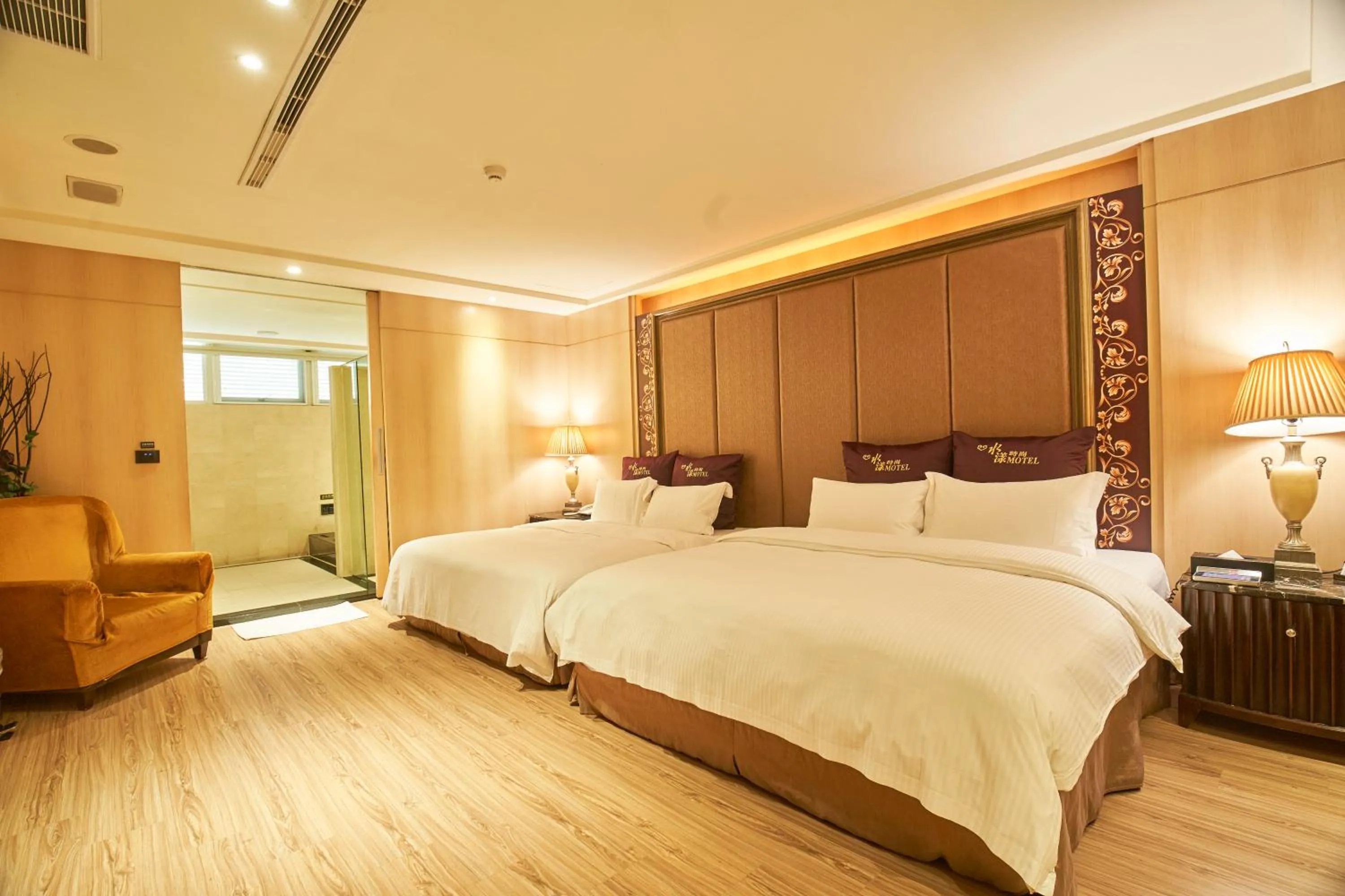 Photo of the whole room, Bed in Young Motel - Taoyuan