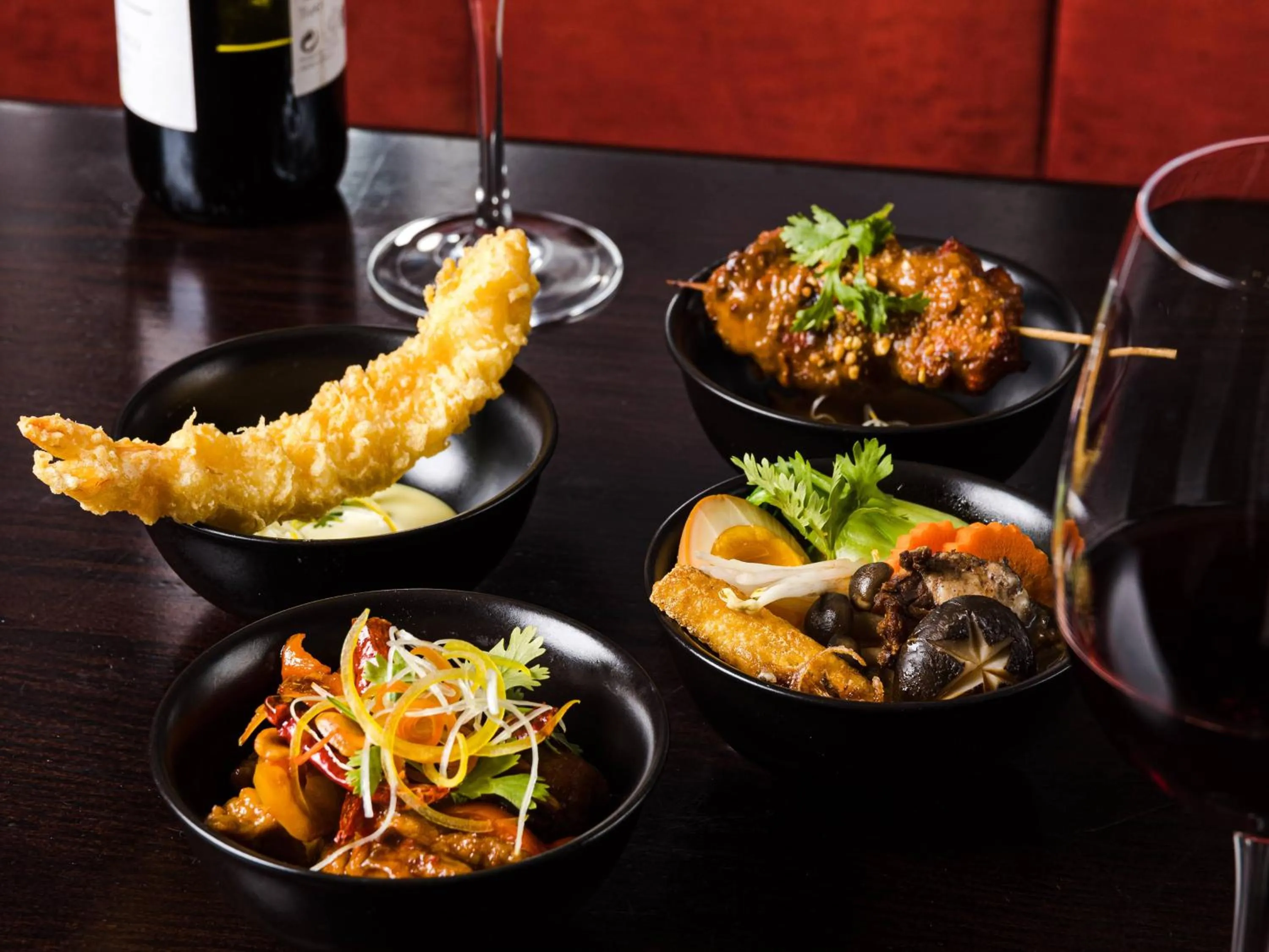 Restaurant/places to eat in Towers Rotana - Dubai