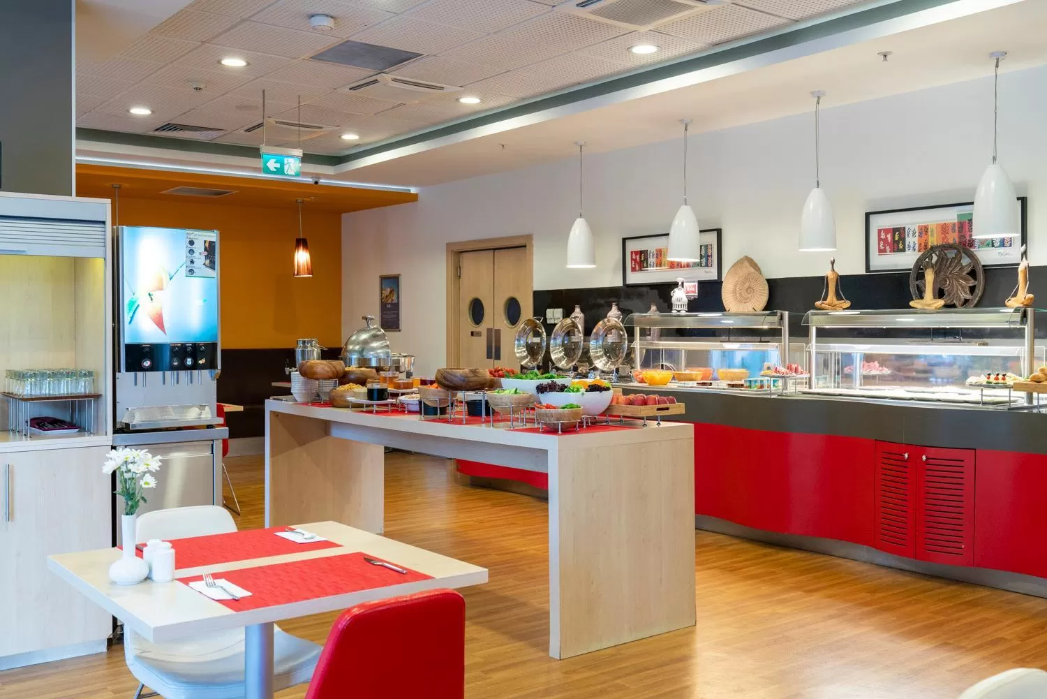 Restaurant/places to eat in Ibis Izmir Alsancak