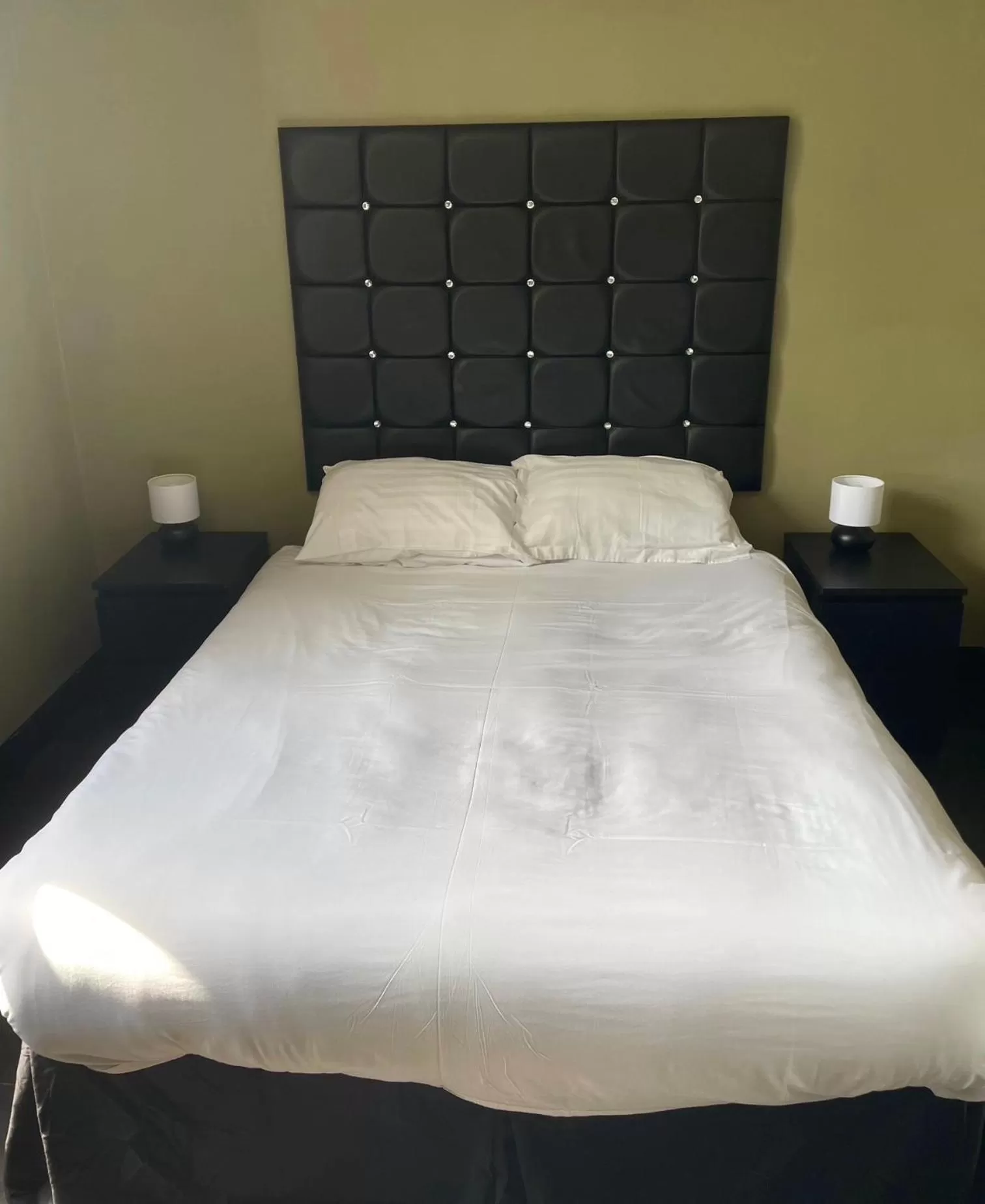 Shower, Bed in The Wrens