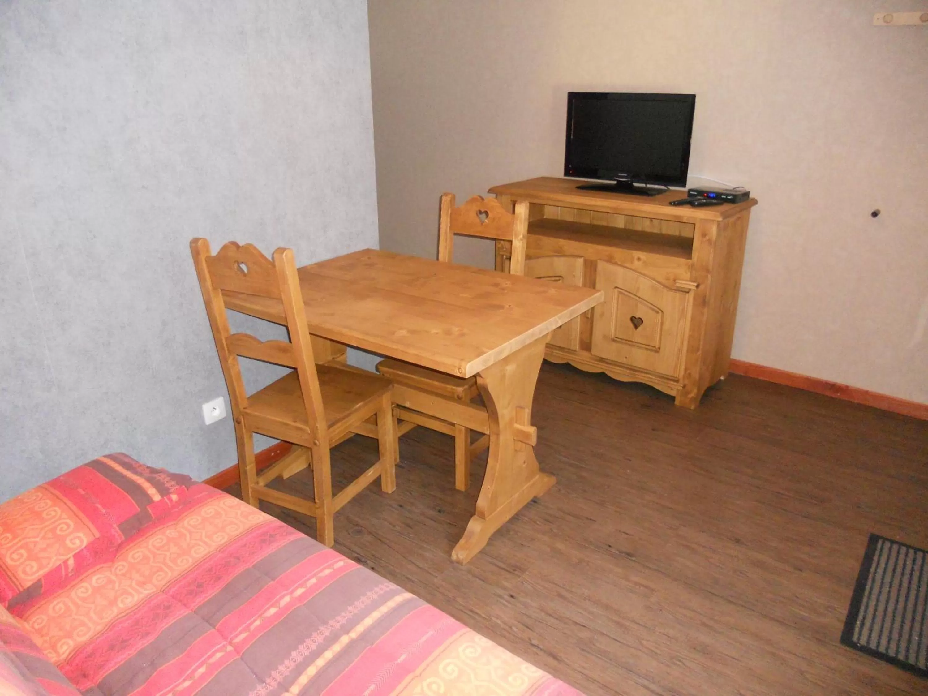 TV and multimedia in Auberge du Saut des Cuves