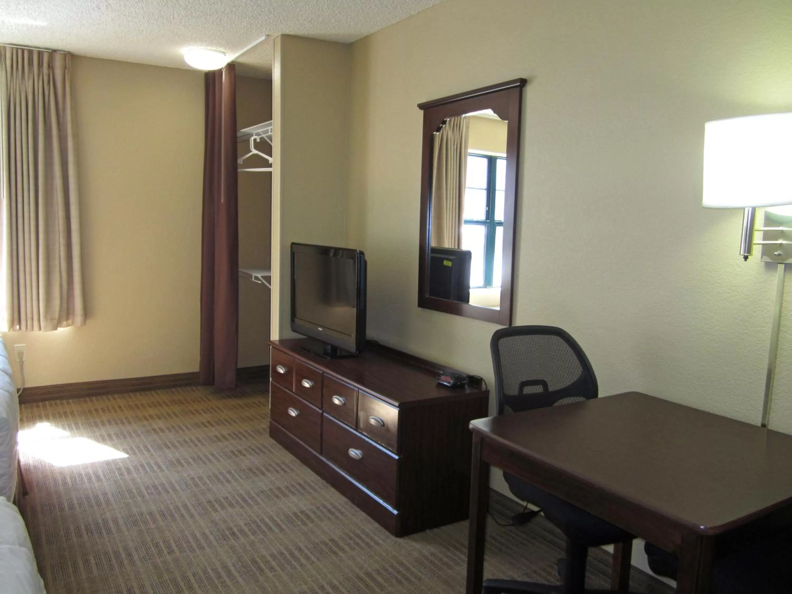 TV and multimedia in Extended Stay America Suites - Boise - Airport
