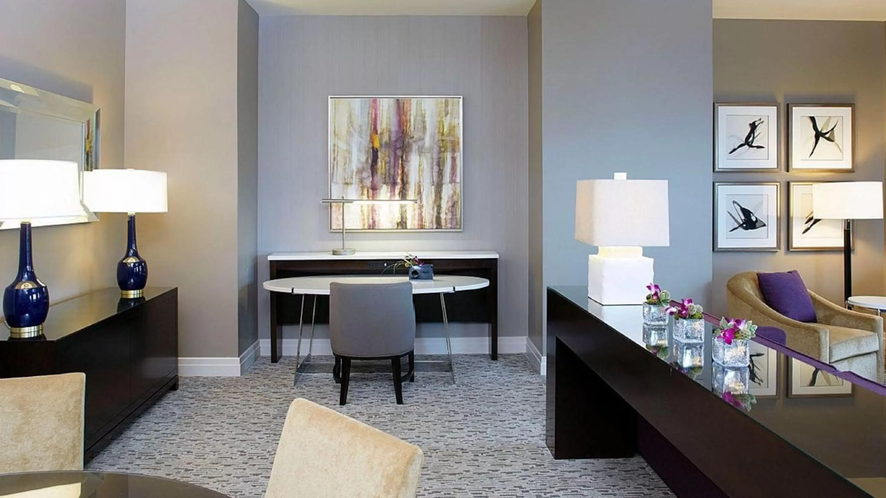 Living room in Hyatt Regency Atlanta Perimeter at Villa Christina