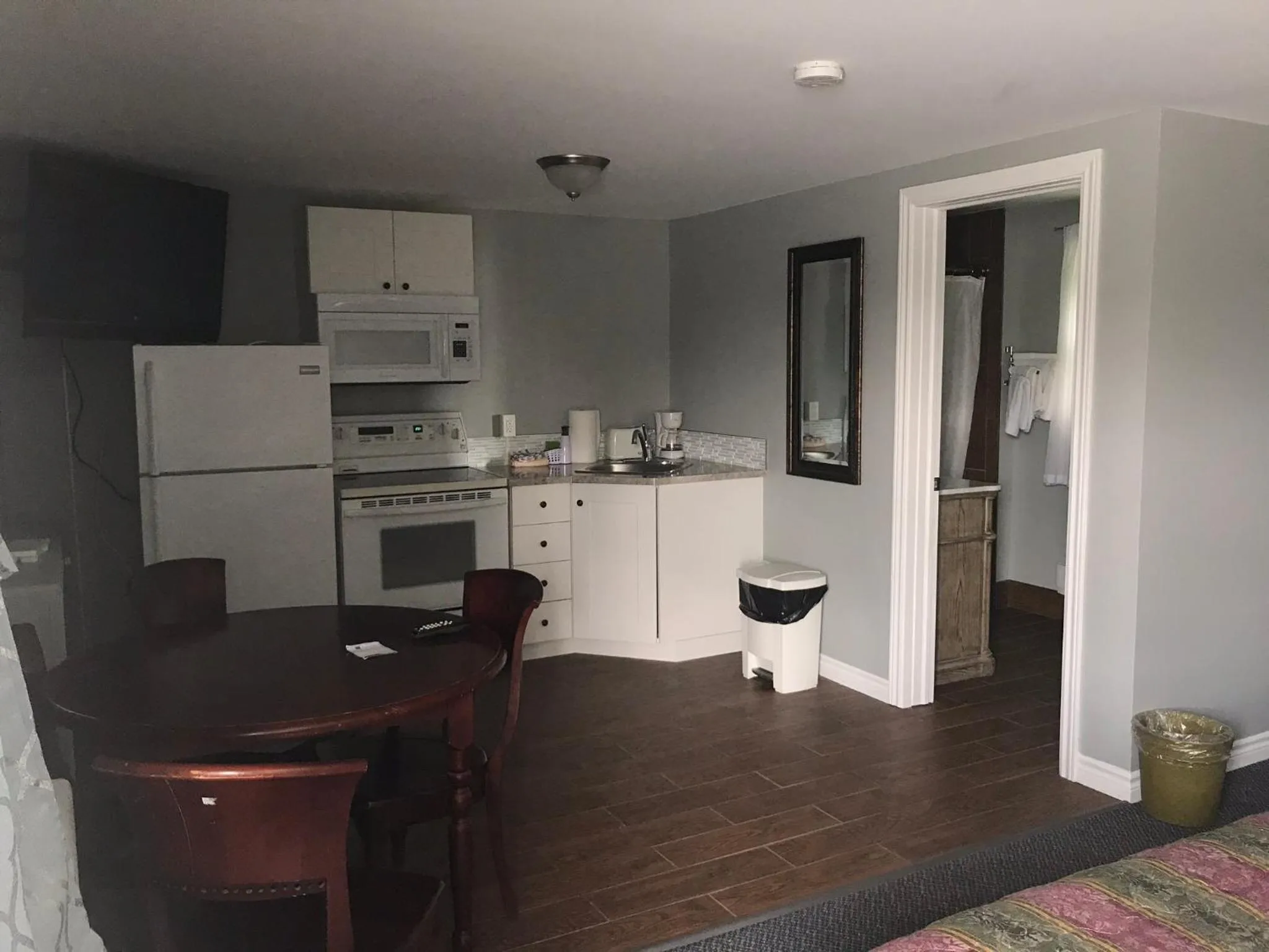 Kitchen or kitchenette in The Gables Inn