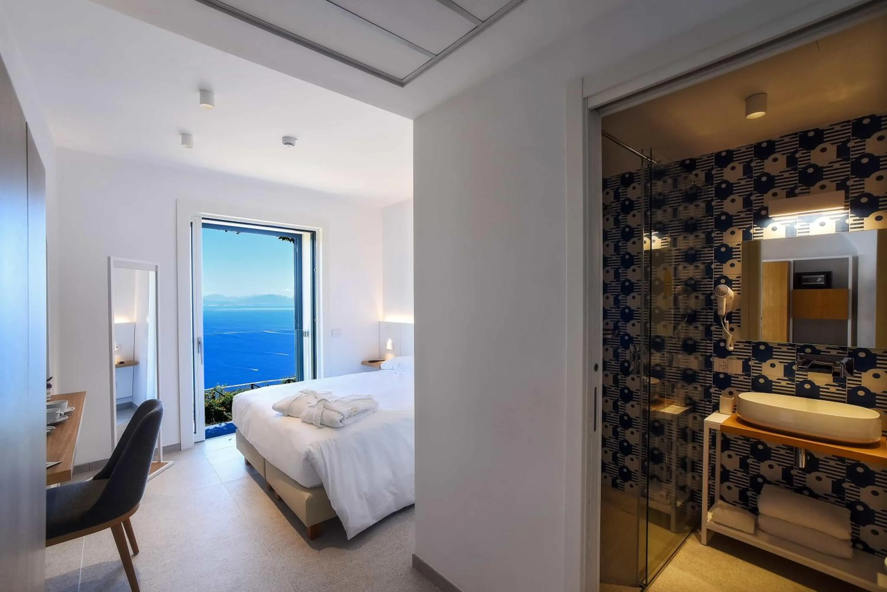 Photo of the whole room, Bed in Hotel Graal