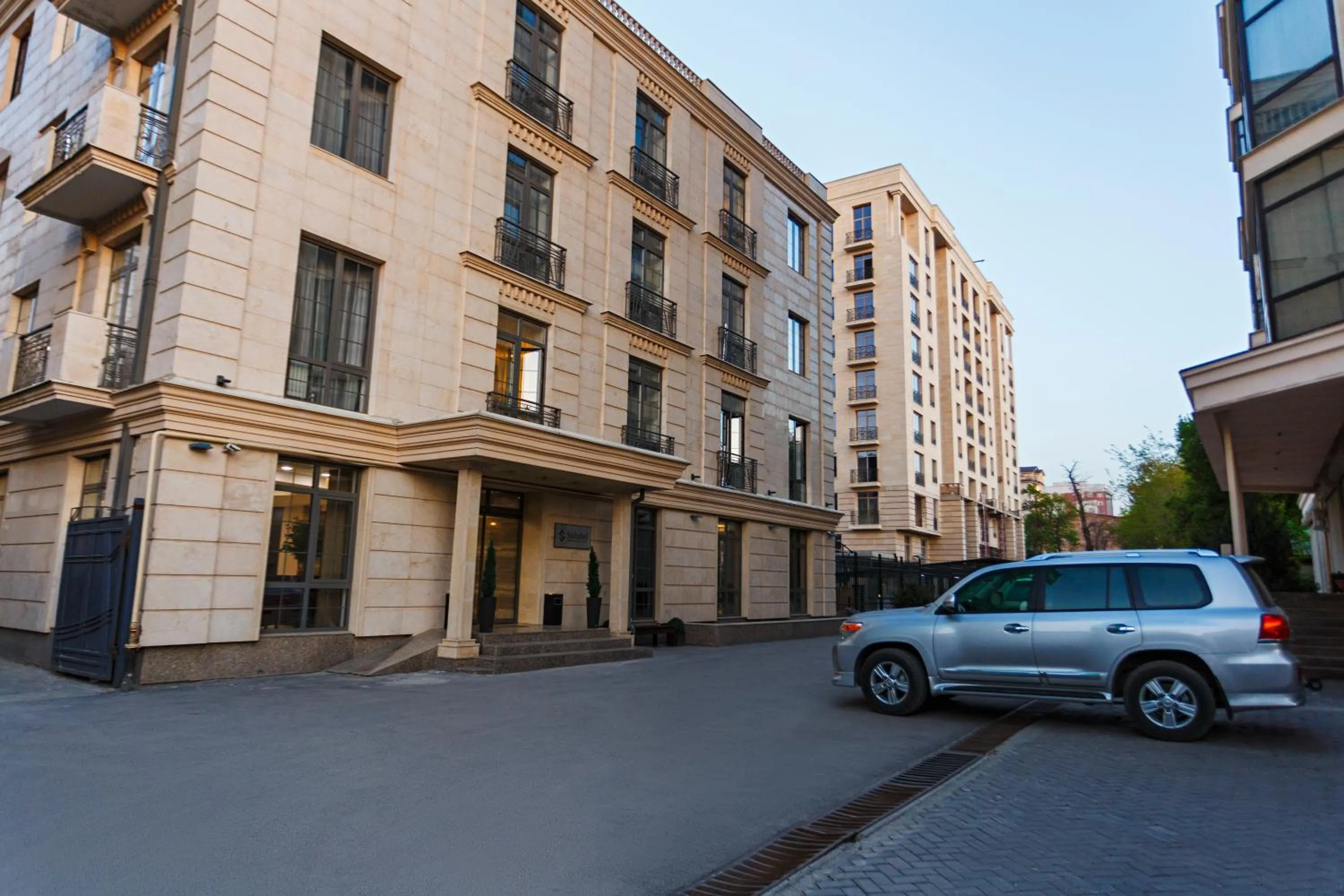 Facade/entrance in Solutel Hotel