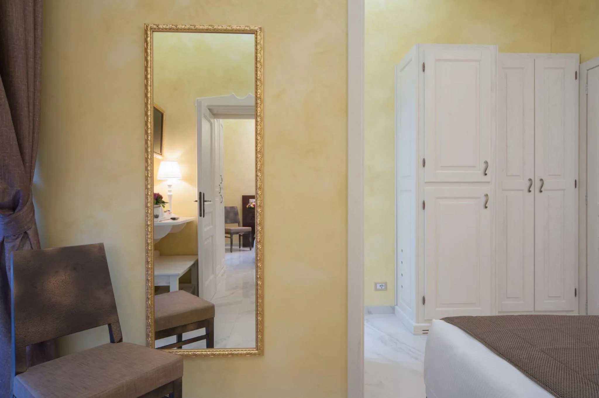 Bedroom, Bed in Maison Tritone