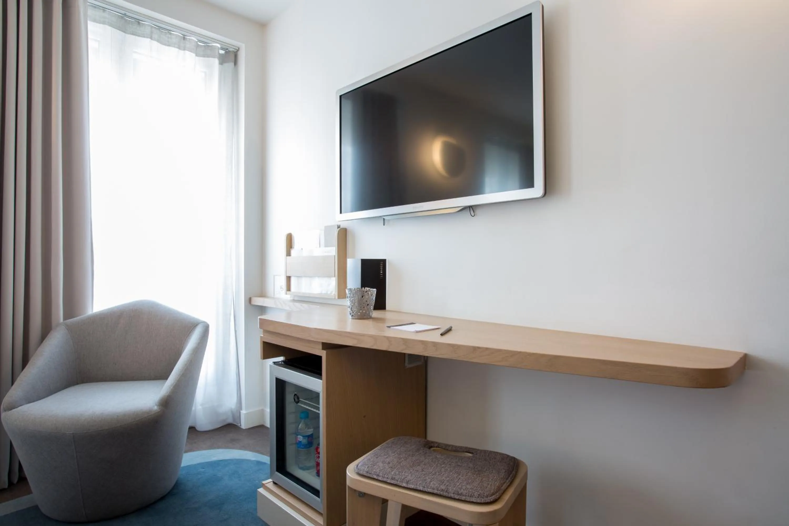 TV and multimedia, TV/Entertainment Center in Hôtel Le Marcel Paris Gare de l'Est