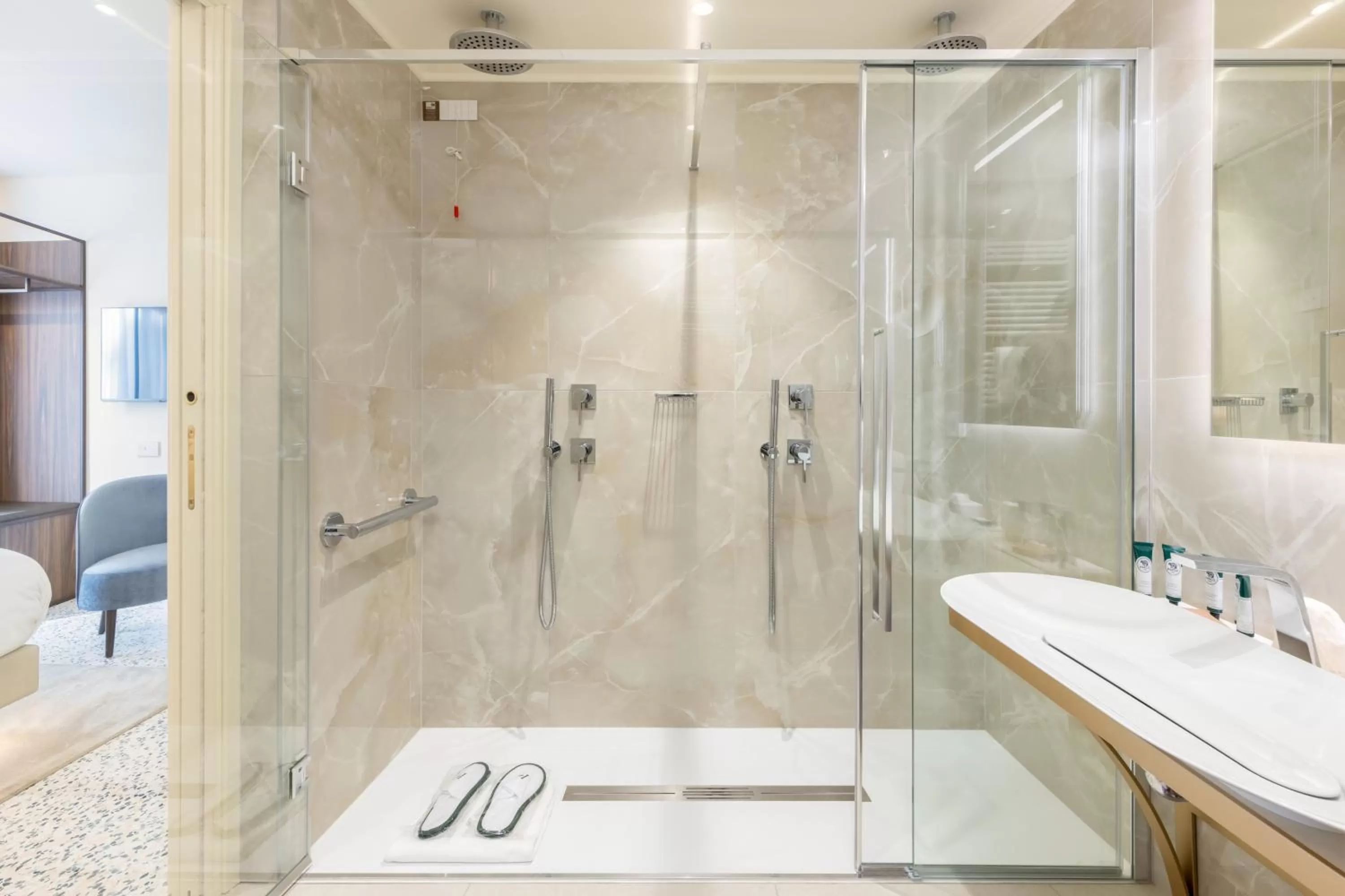 Shower in Palazzo Keller