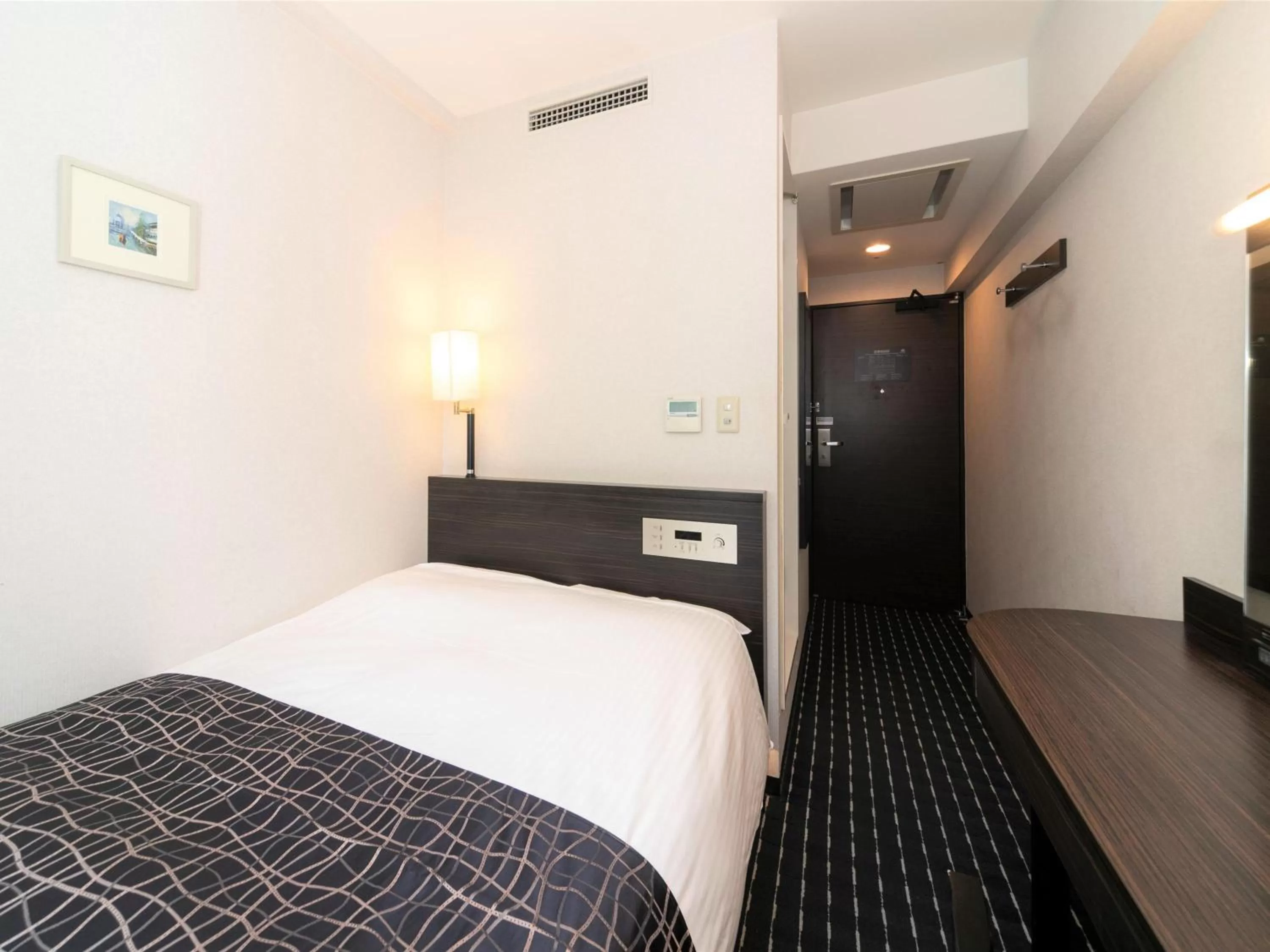 Double Room with Small Double Bed - Smoking in APA Hotel Tennoji Ekimae